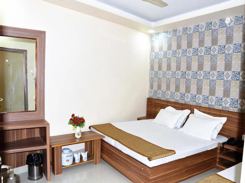 Bed in HOTEL ATA INN AND RESTAURANT (20 Mtrs from Dargah), Ajmer