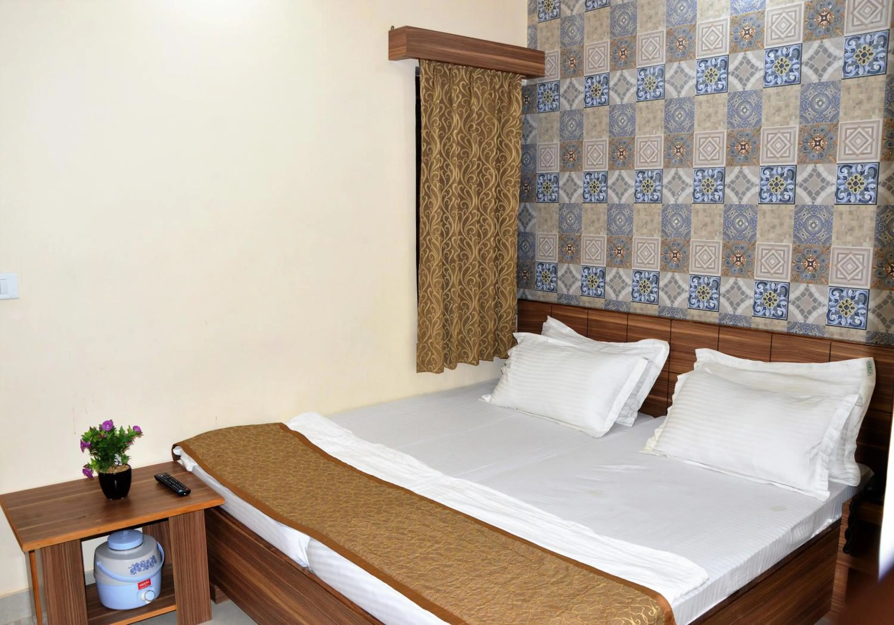 Bed in HOTEL ATA INN AND RESTAURANT (20 Mtrs from Dargah), Ajmer