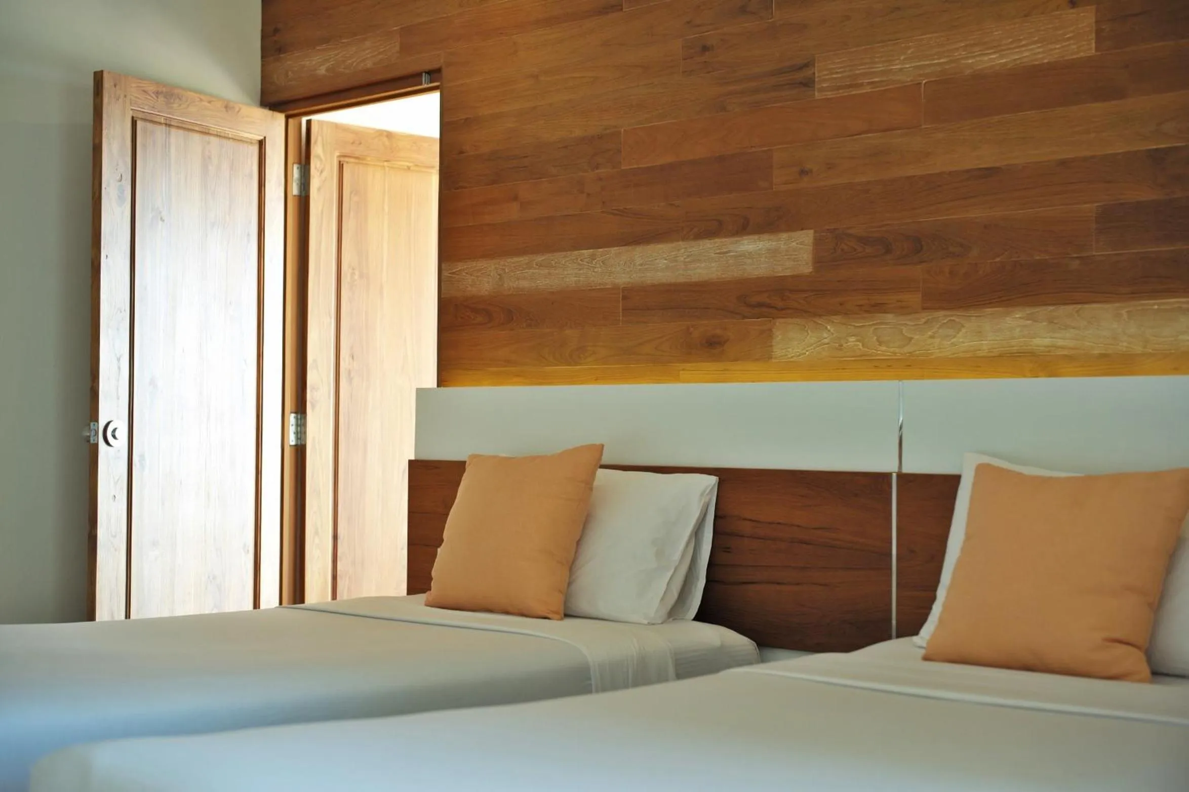 Bedroom, Bed in Welcome Jomtien Beach Hotel