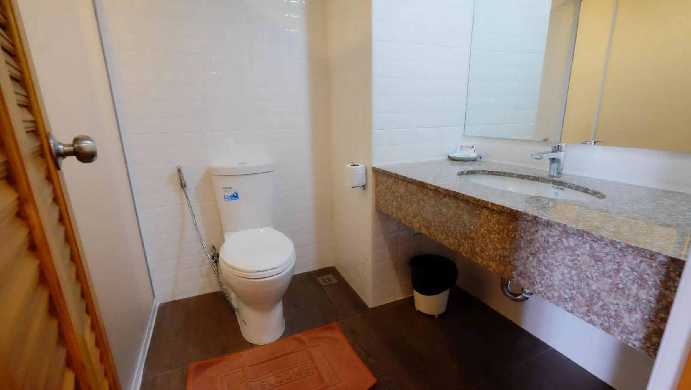 Bathroom in Welcome Jomtien Beach Hotel
