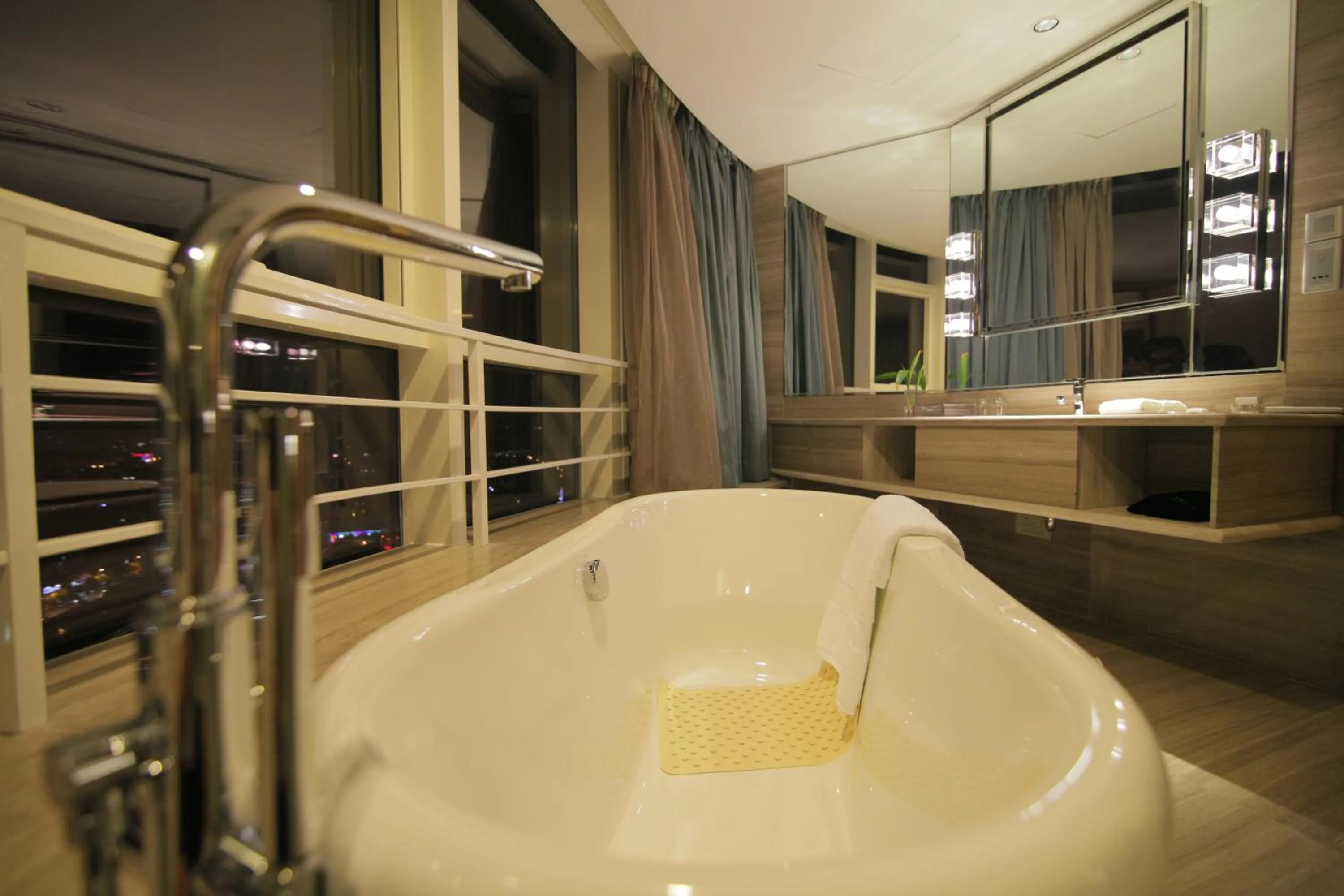 Huangyan Yaoda Hotel