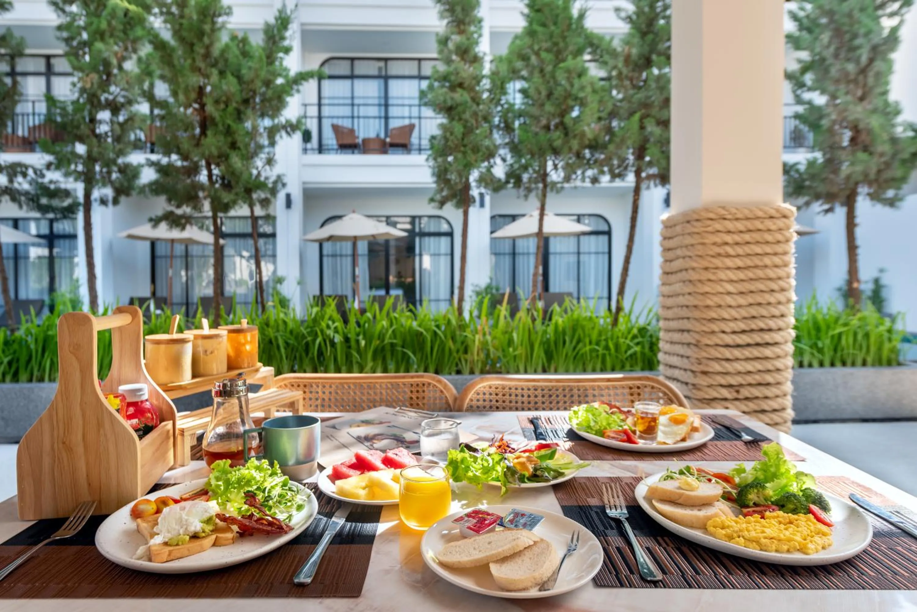 Breakfast in Ai Pai Hotel - 50m to Pai Walking Street & Night Market