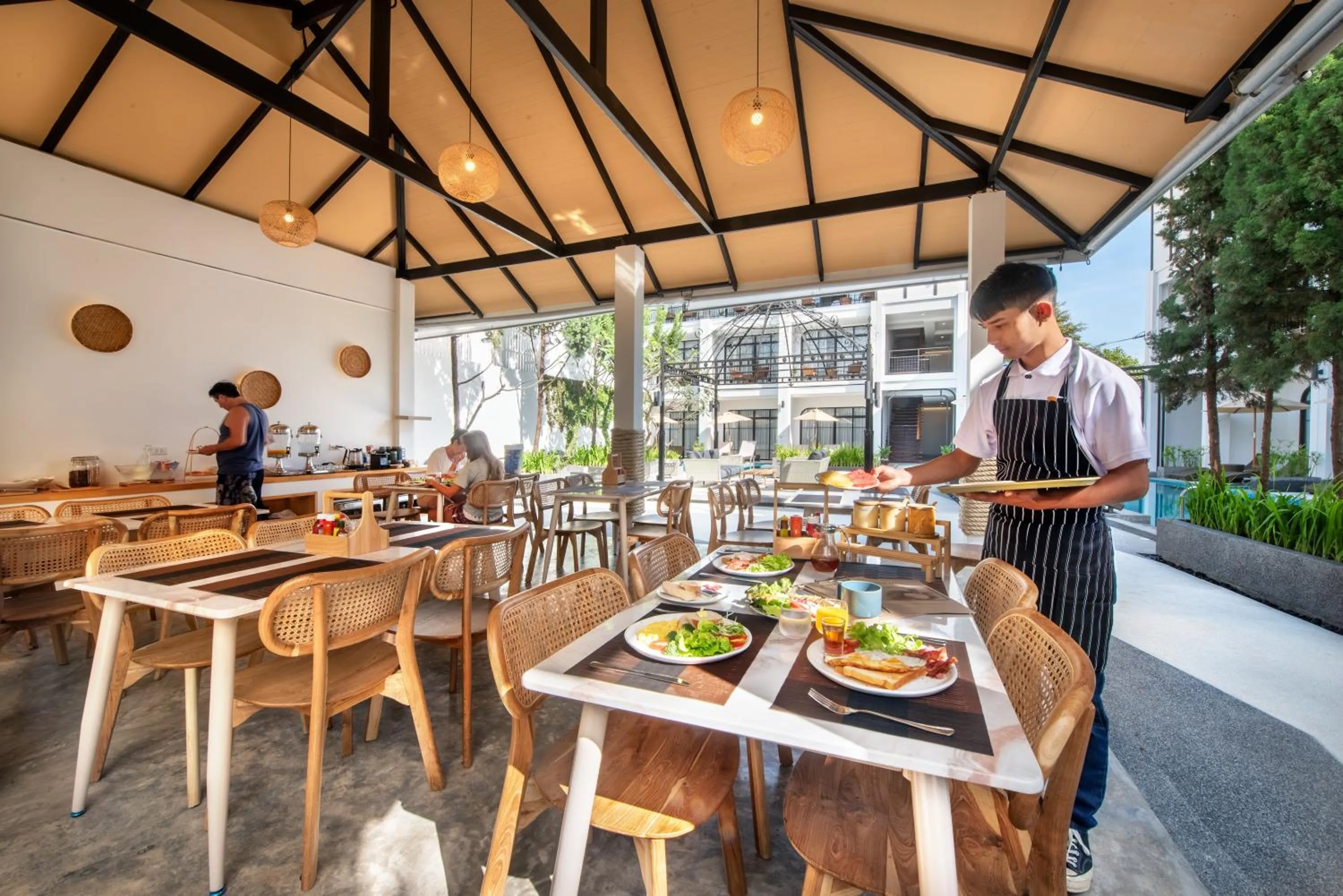 Restaurant/places to eat in Ai Pai Hotel - 50m to Pai Walking Street & Night Market