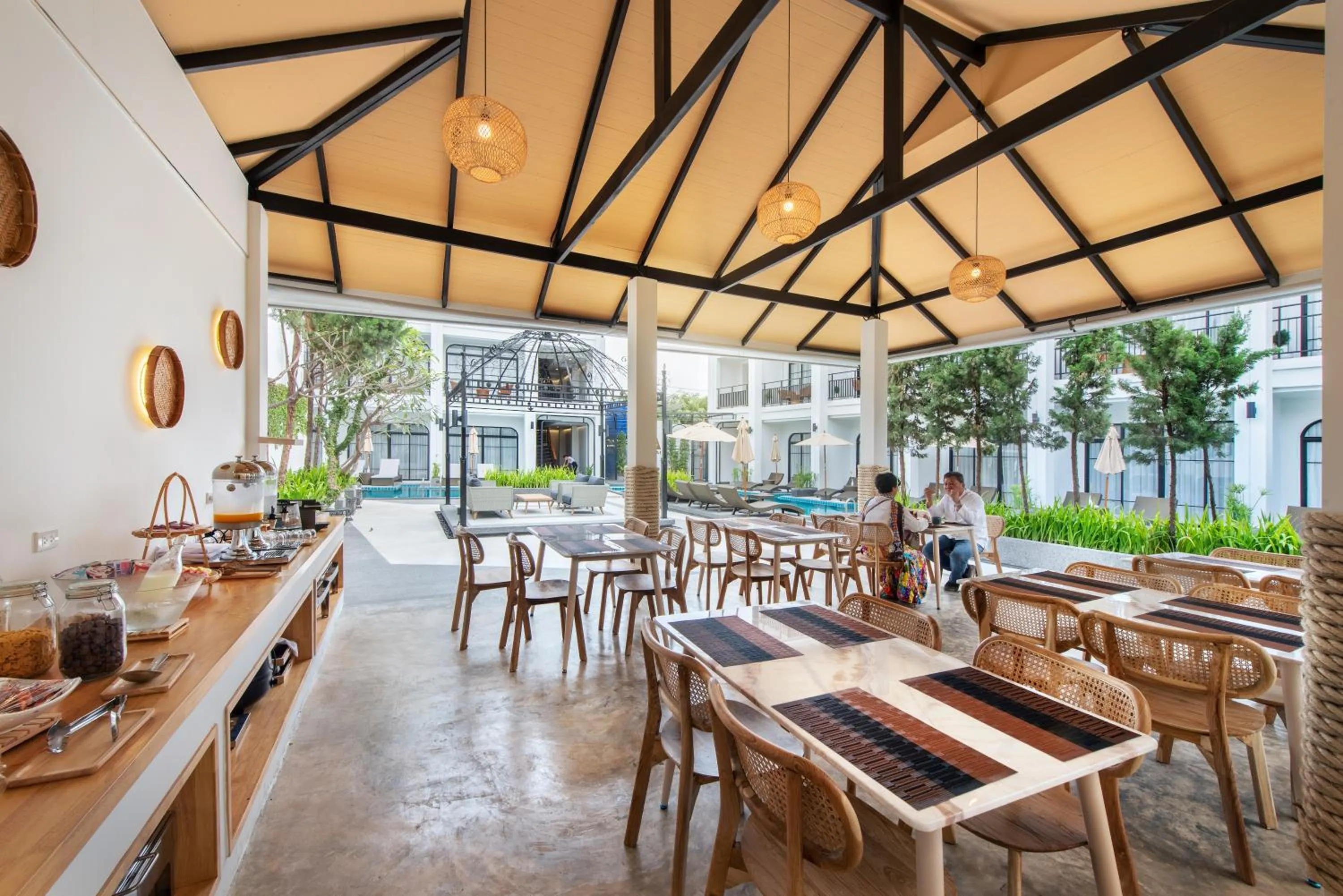 Restaurant/places to eat in Ai Pai Hotel - 50m to Pai Walking Street & Night Market