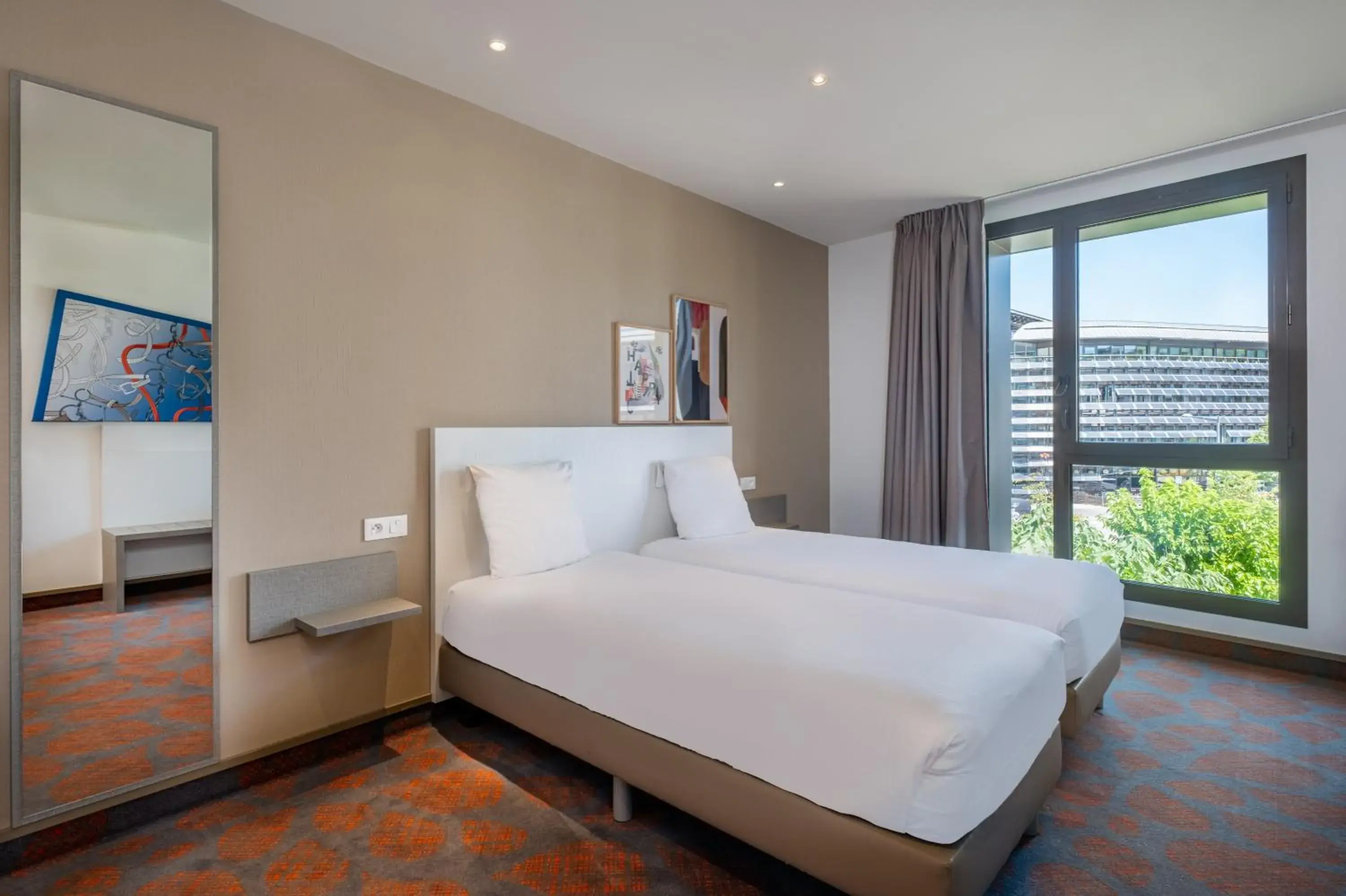 Twin Room in Spark by Hilton Lyon Park Saone Twin Room in Spark by Hilton Lyon Park Saone