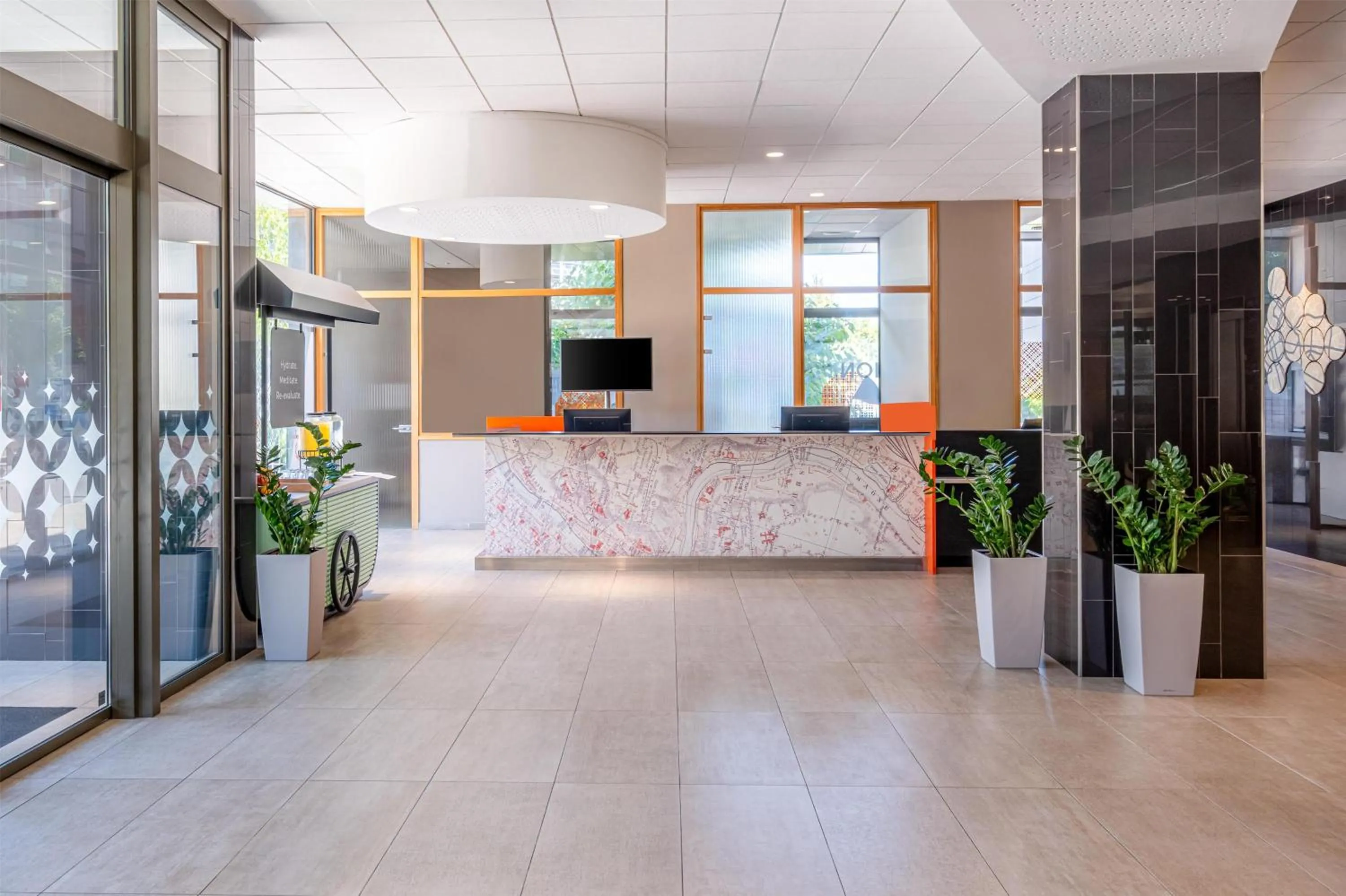 Lobby or reception in Spark by Hilton Lyon Park Saone