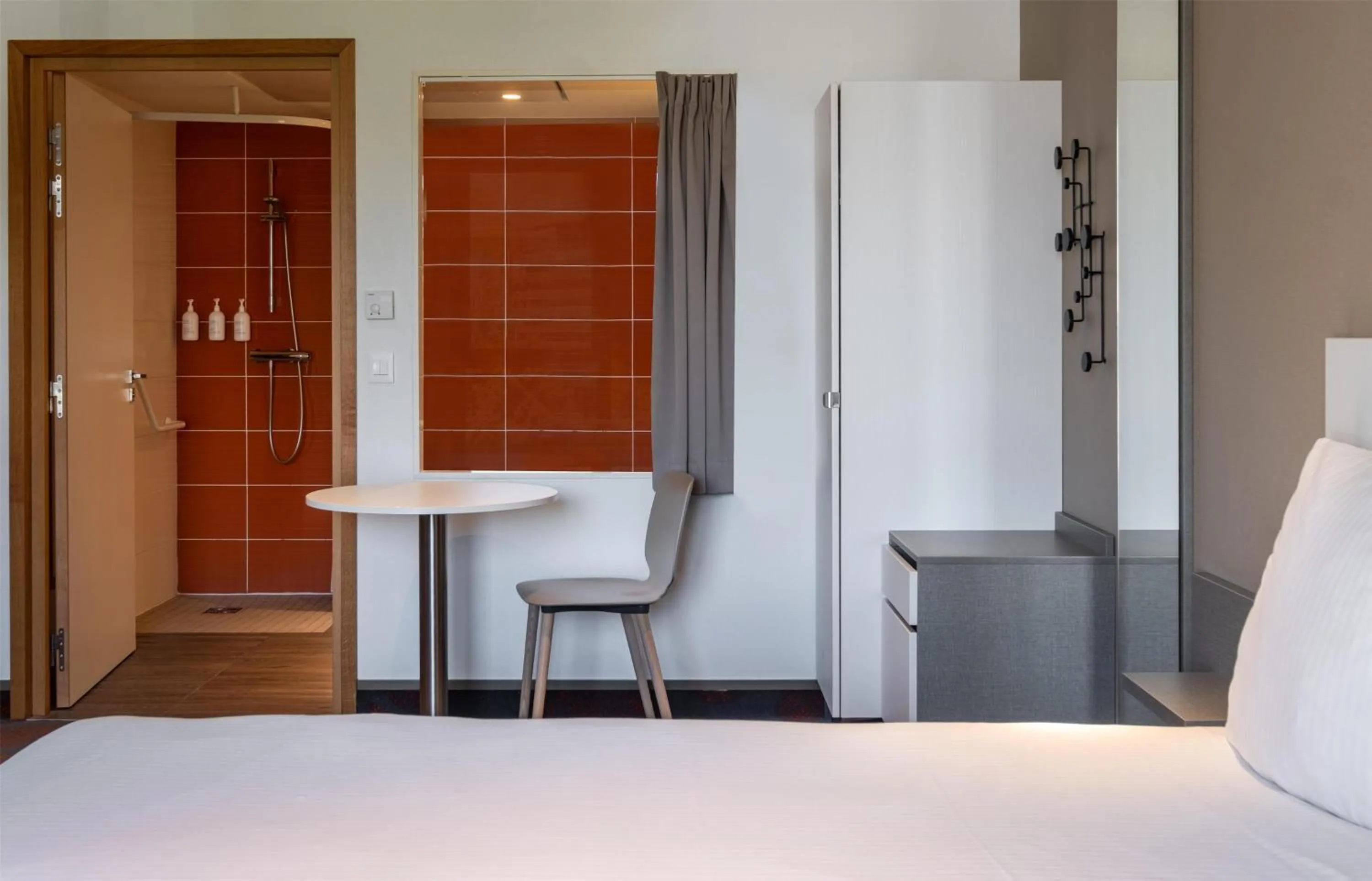 Bed in Spark by Hilton Lyon Park Saone