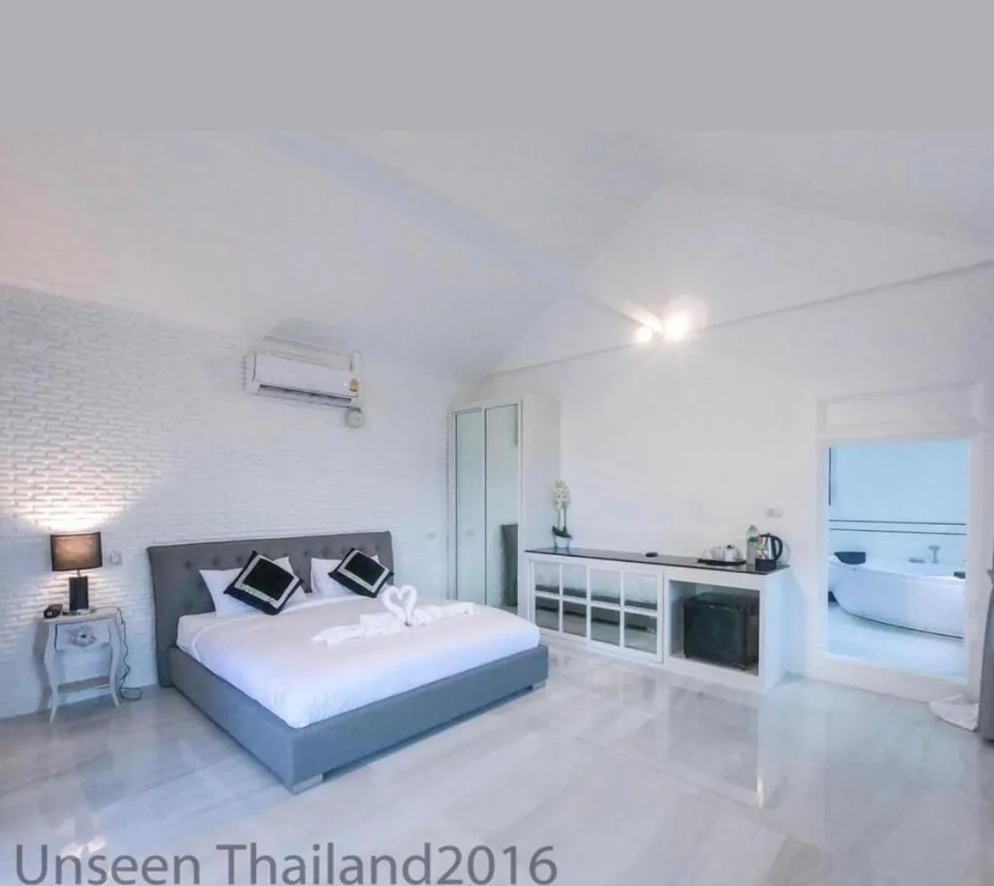 Mountain View Pool Villa