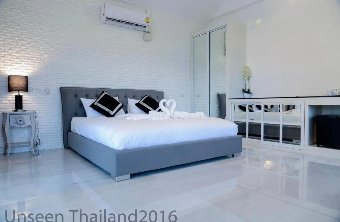 Mountain View Pool Villa