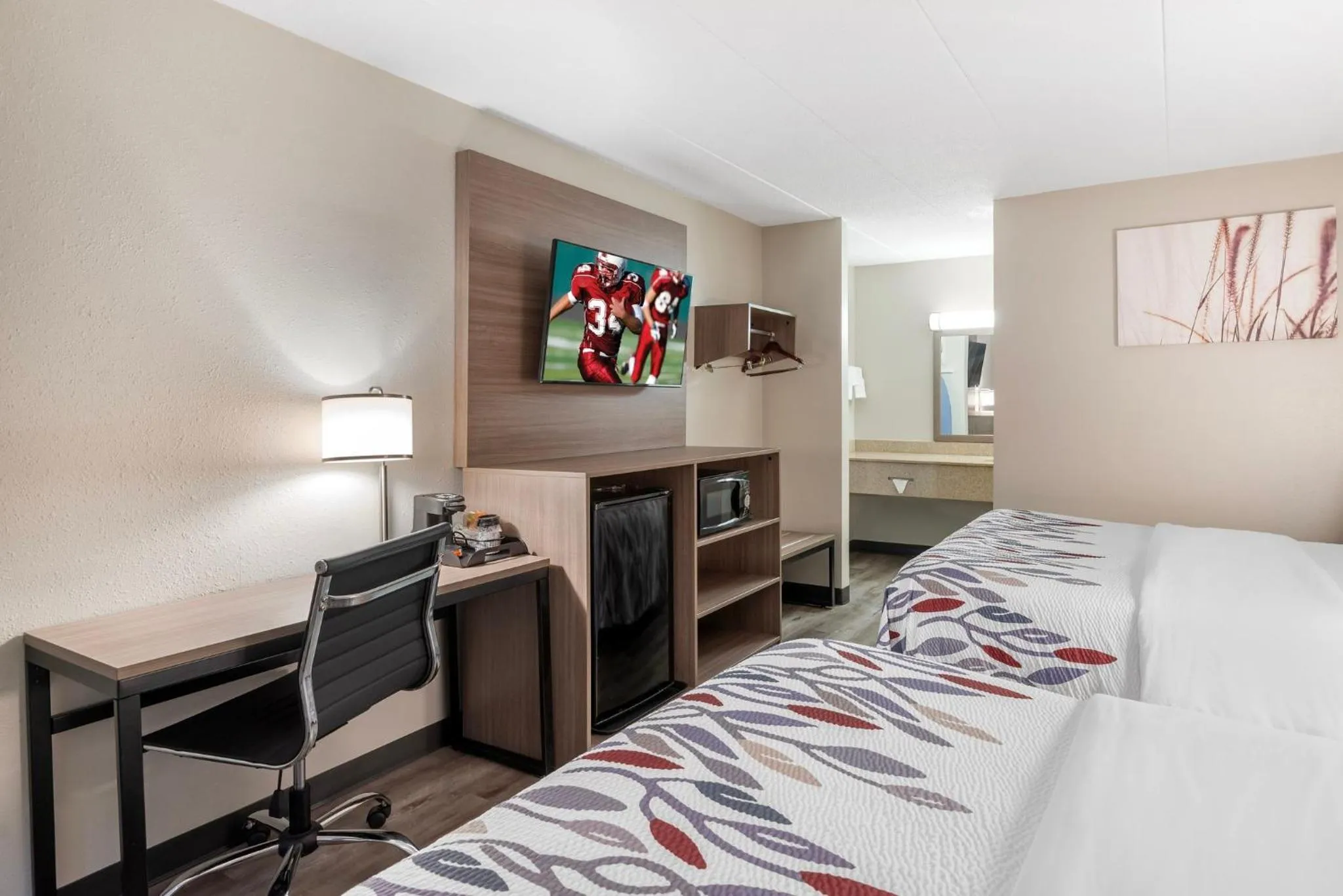 Photo of the whole room, Bed in Red Roof Inn Doswell - Kings Dominion