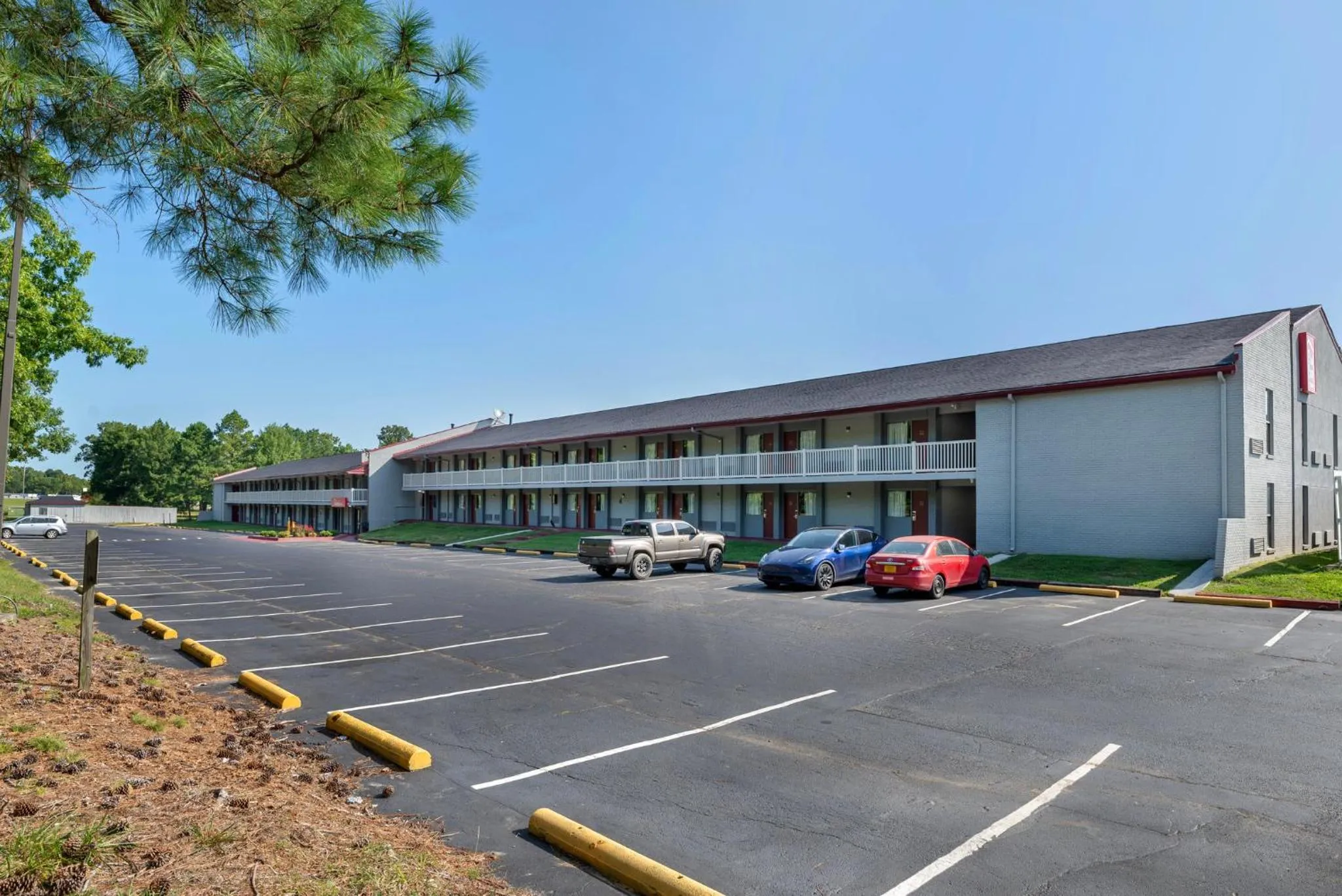 Property building in Red Roof Inn Doswell - Kings Dominion