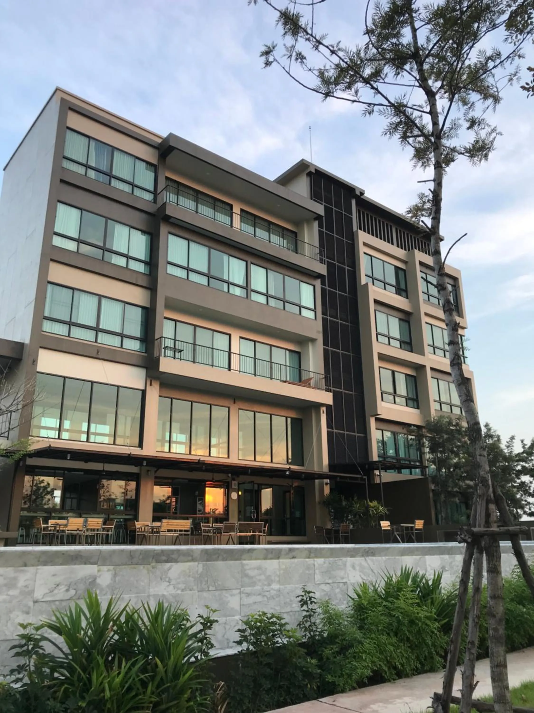 The Residence Thepkanjana