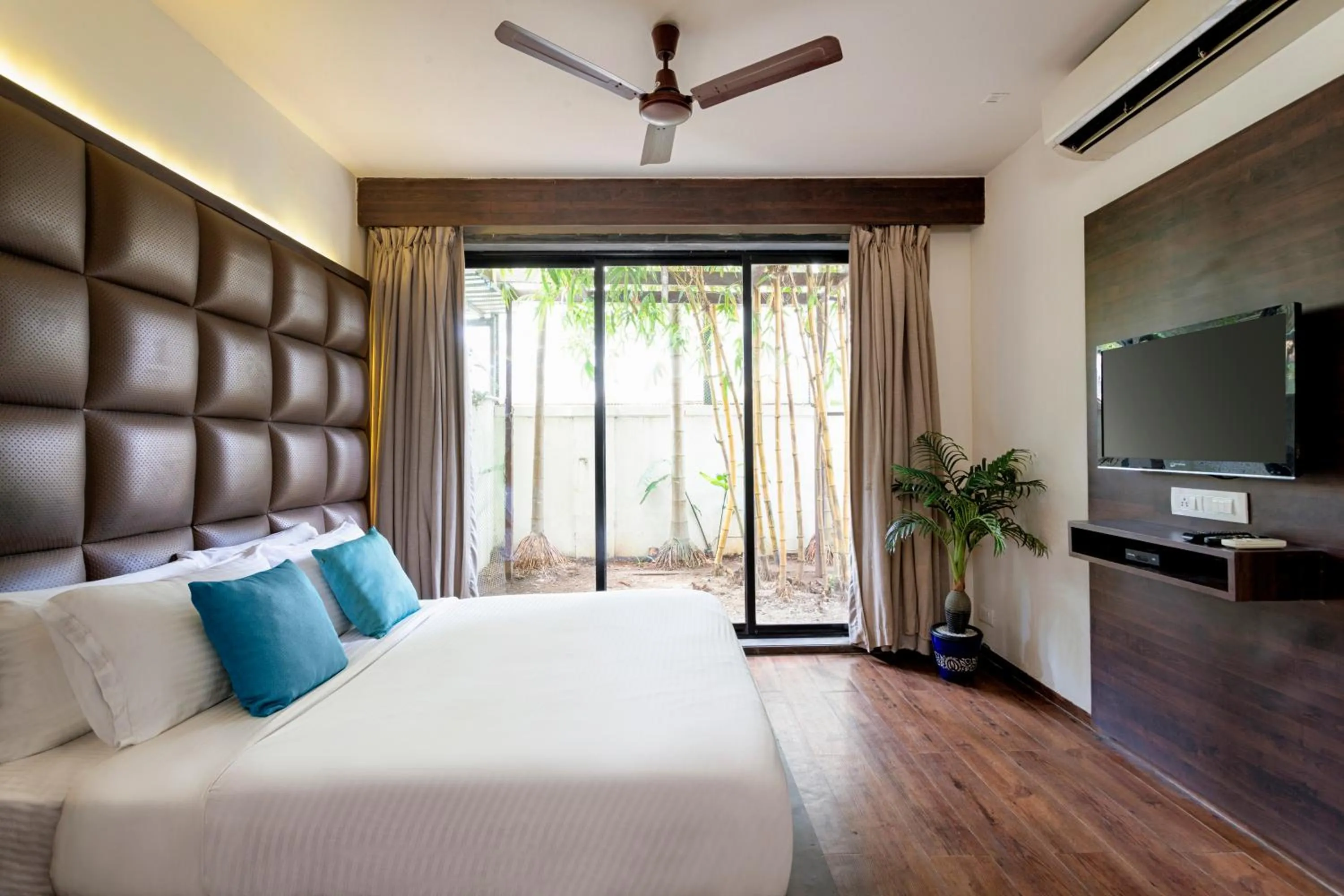 View (from property/room), Bed in Riva Boutique Apartments