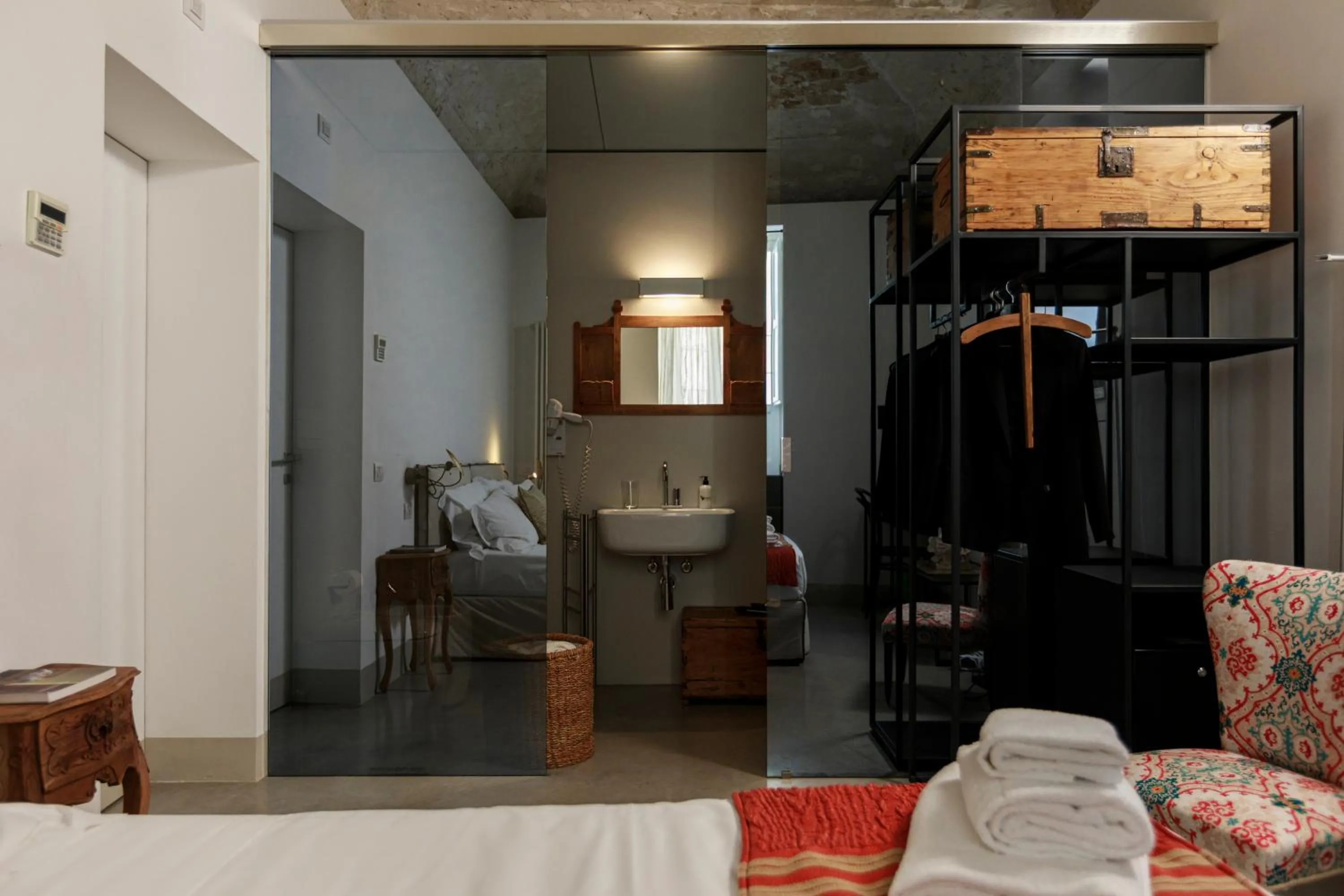 Bathroom in Embrace Sicily Guest House