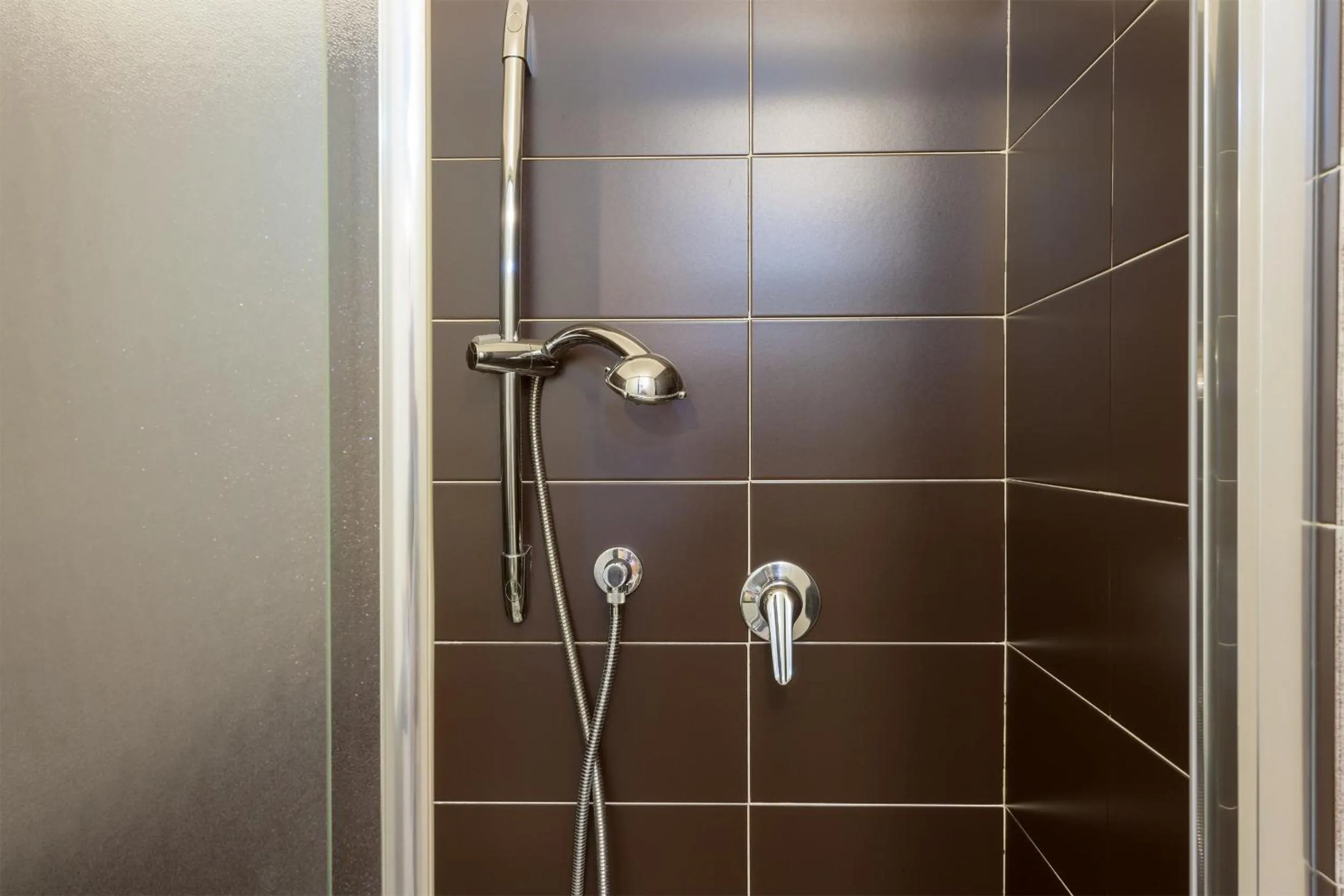 Shower in Aurora Suite