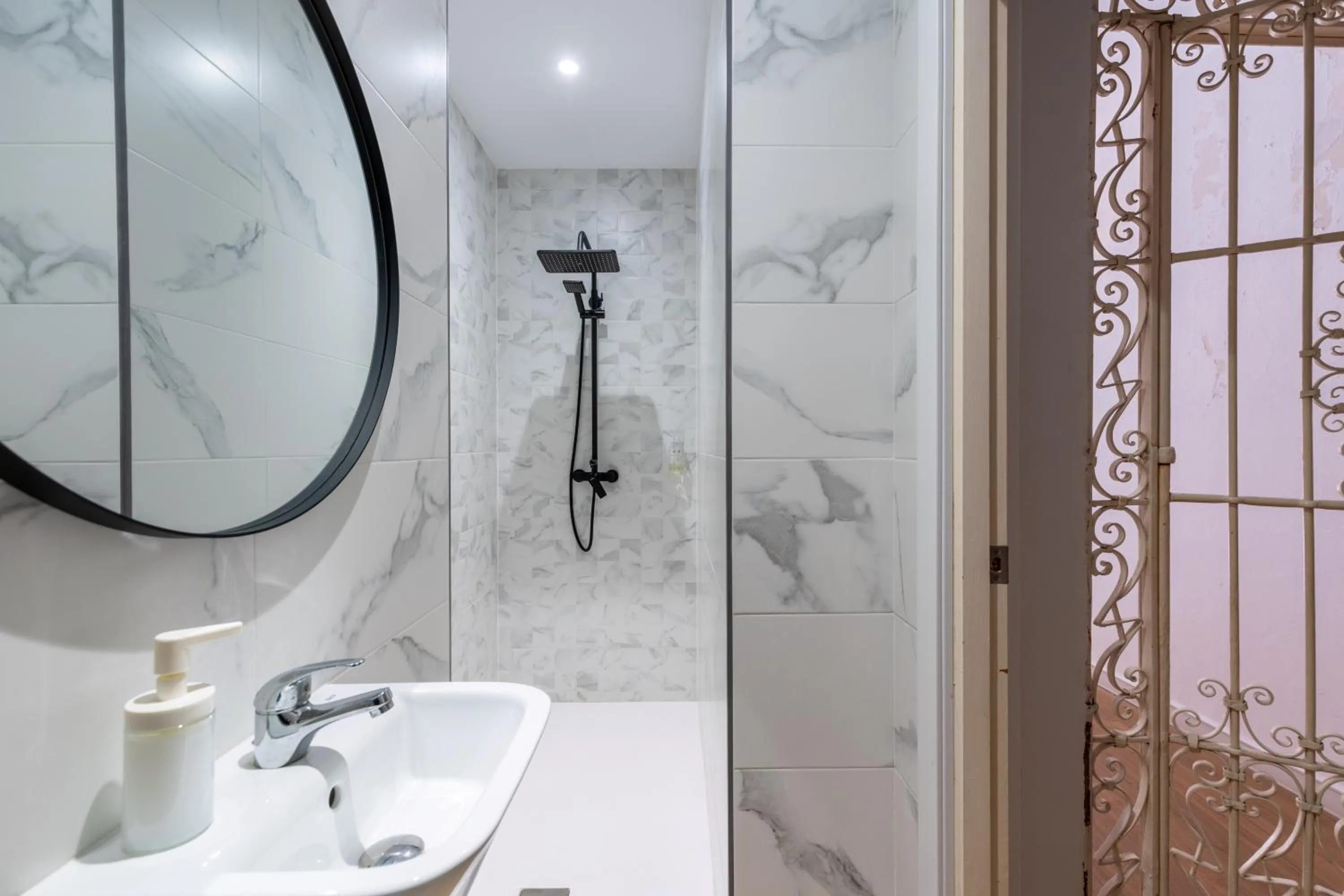 HOUSE SEVILLANA 6 habitaciones