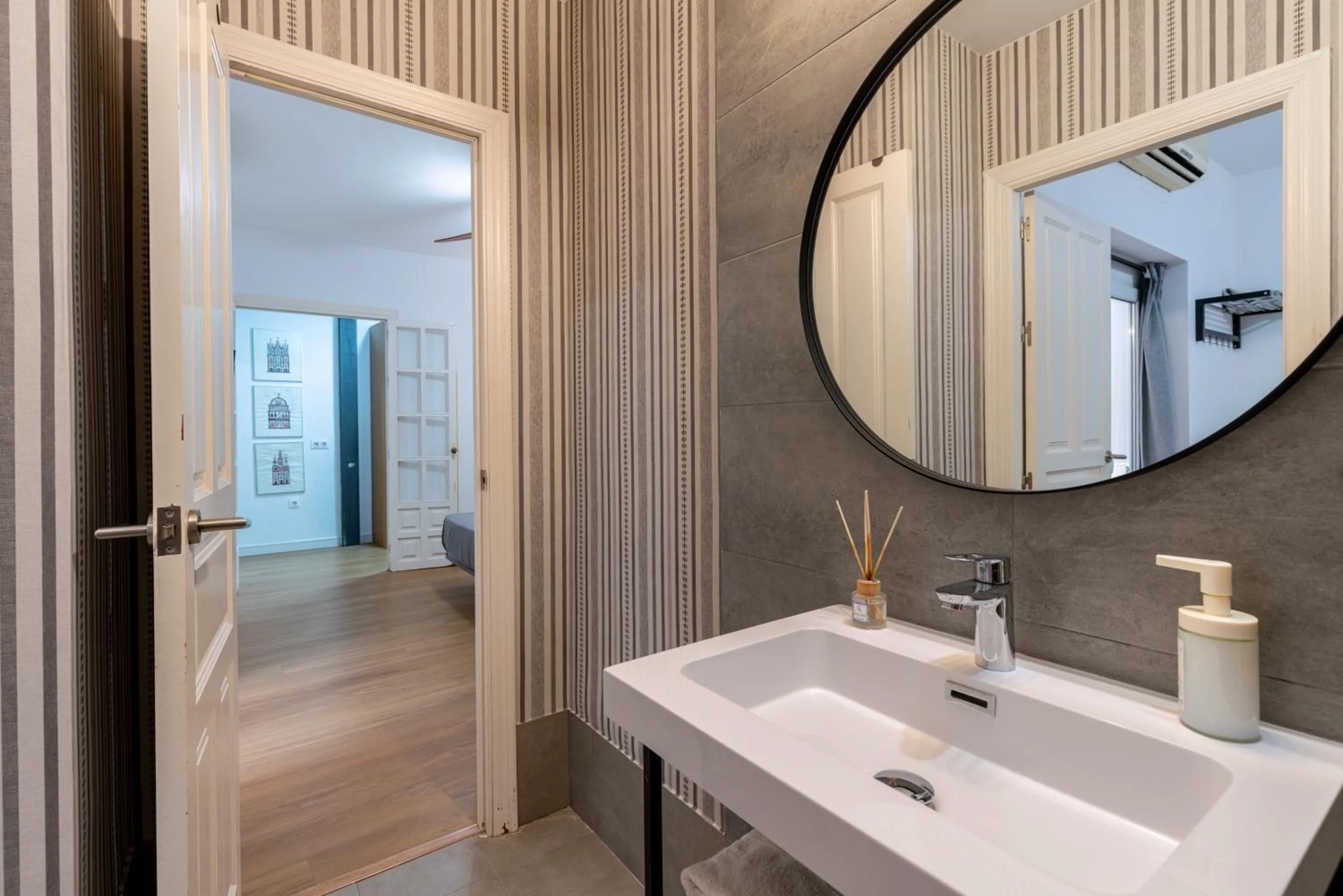 HOUSE SEVILLANA 6 habitaciones