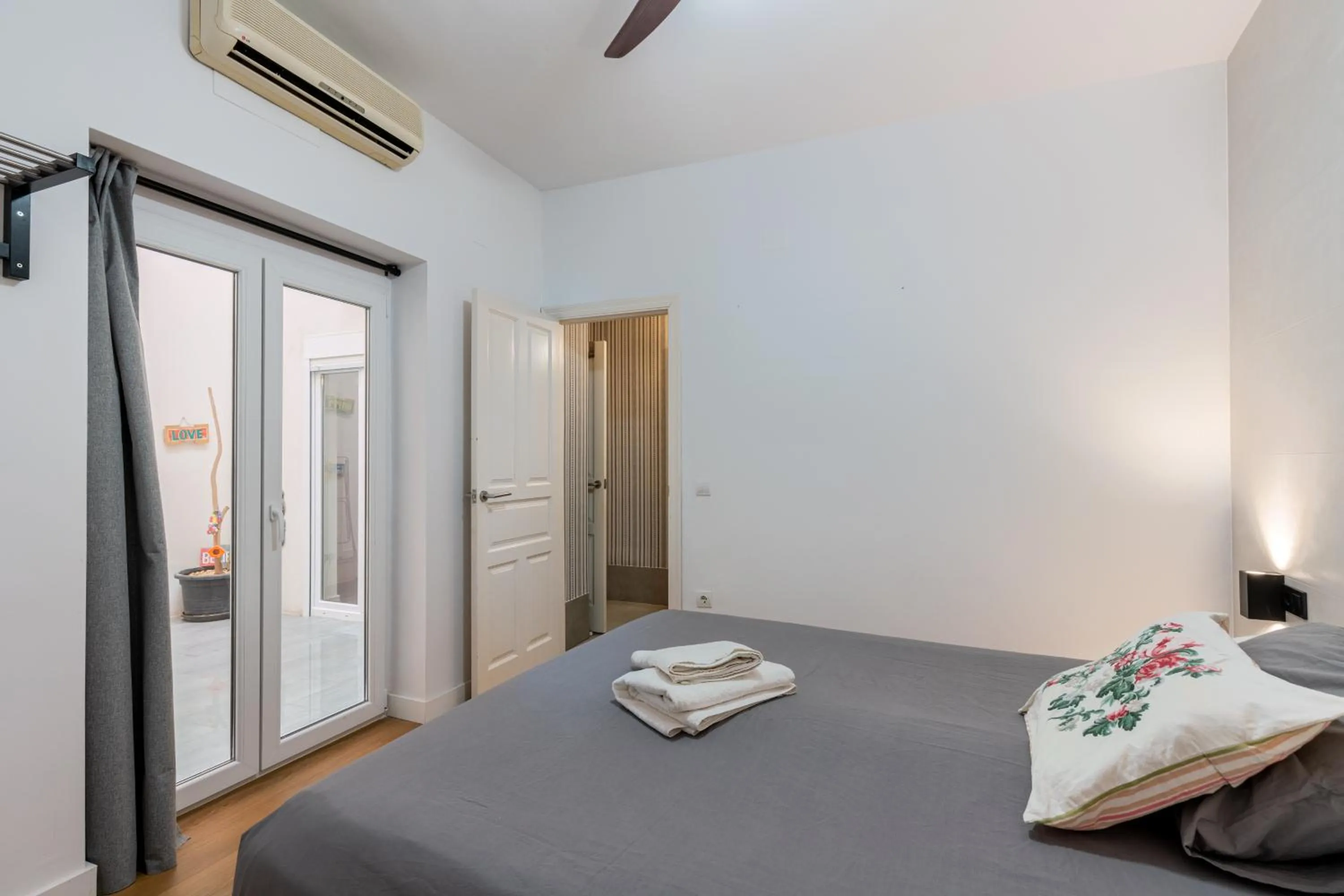 Bedroom, Bed in HOUSE SEVILLANA 6 habitaciones