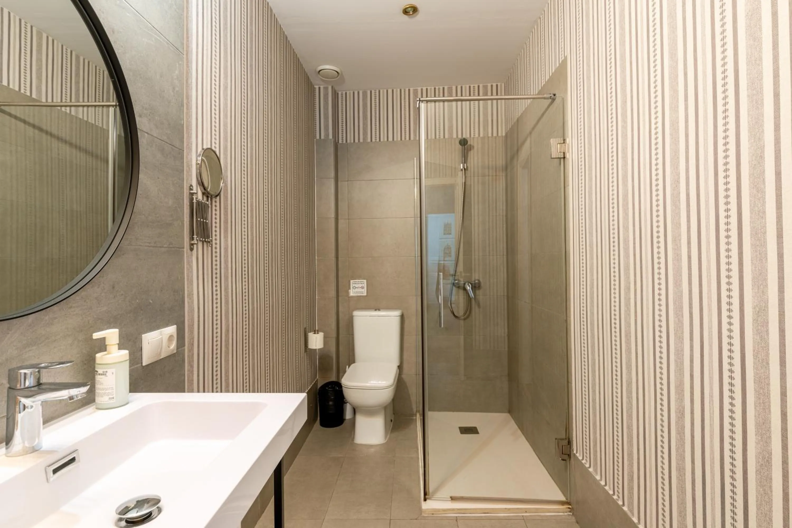 Bathroom in HOUSE SEVILLANA 6 habitaciones