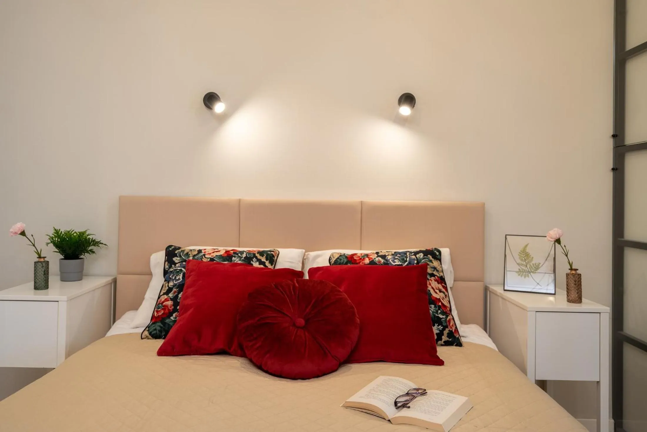 Bed in Avium Old Town Apartments