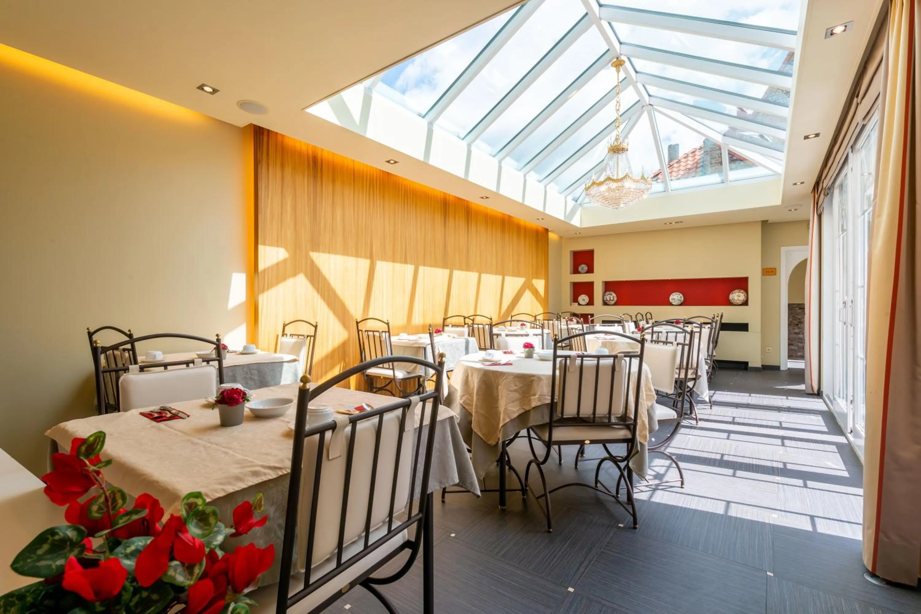 Restaurant/places to eat in The Black Swan Hotel