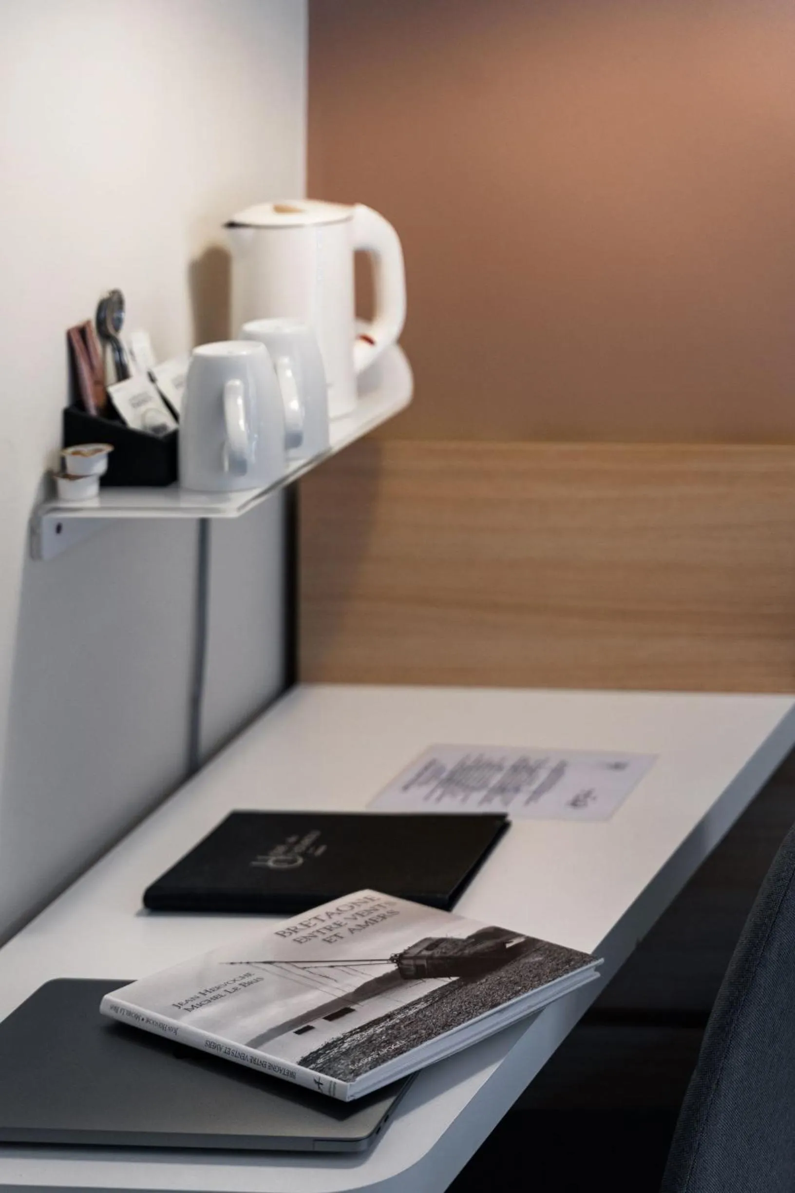 Coffee/tea facilities in Hôtel du Château Dinan - Originals Boutique