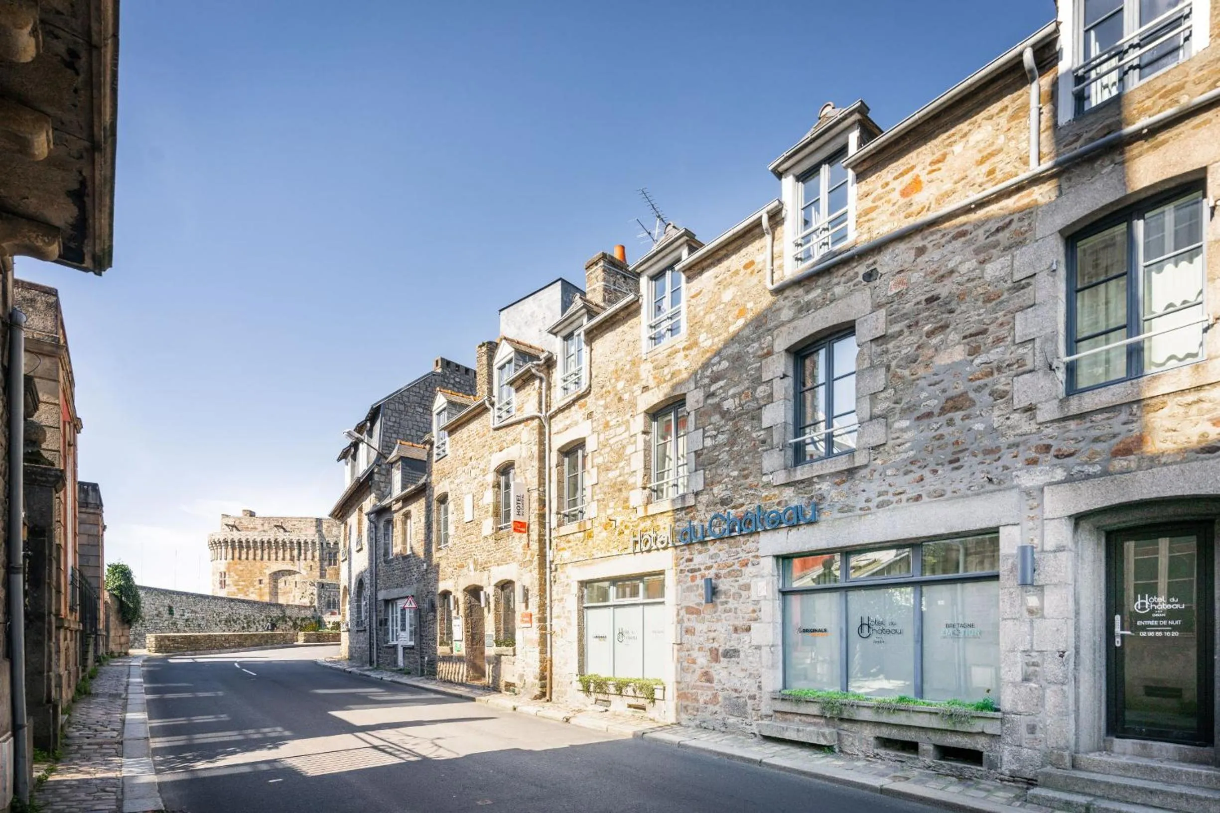 Property building in Hôtel du Château Dinan - Originals Boutique