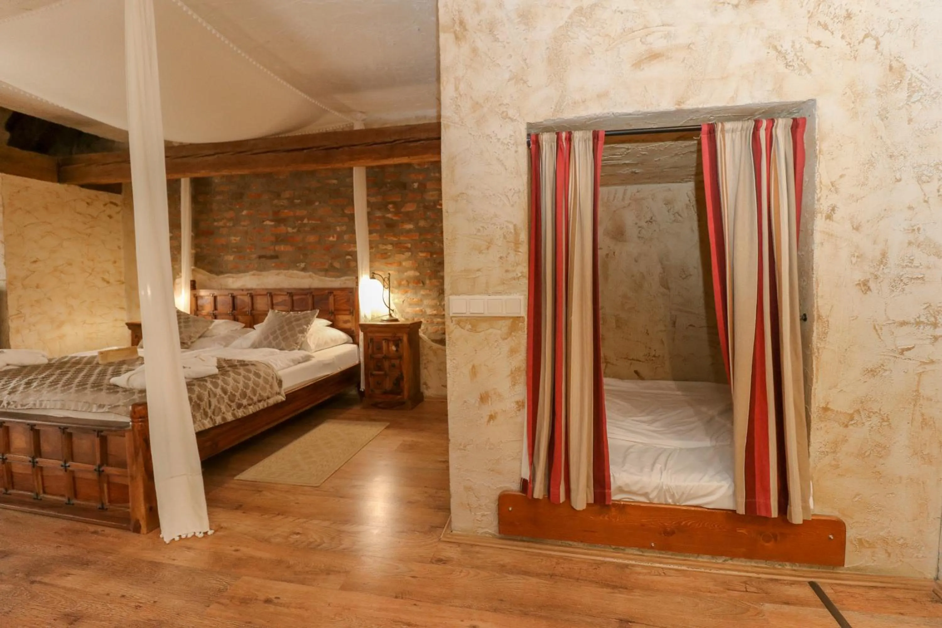 Bedroom, Bed in Puchner Kastélyszálló