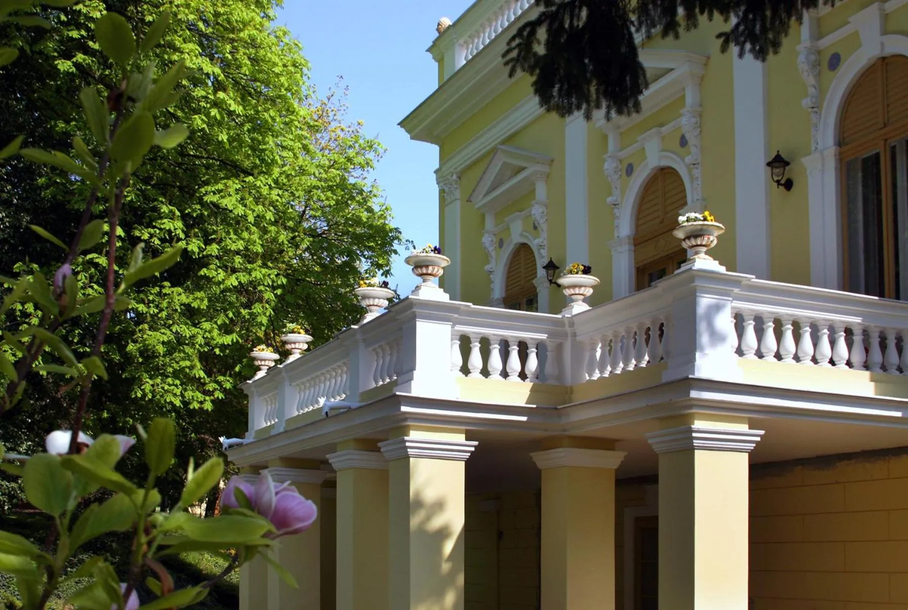 Facade/entrance in Puchner Kastélyszálló