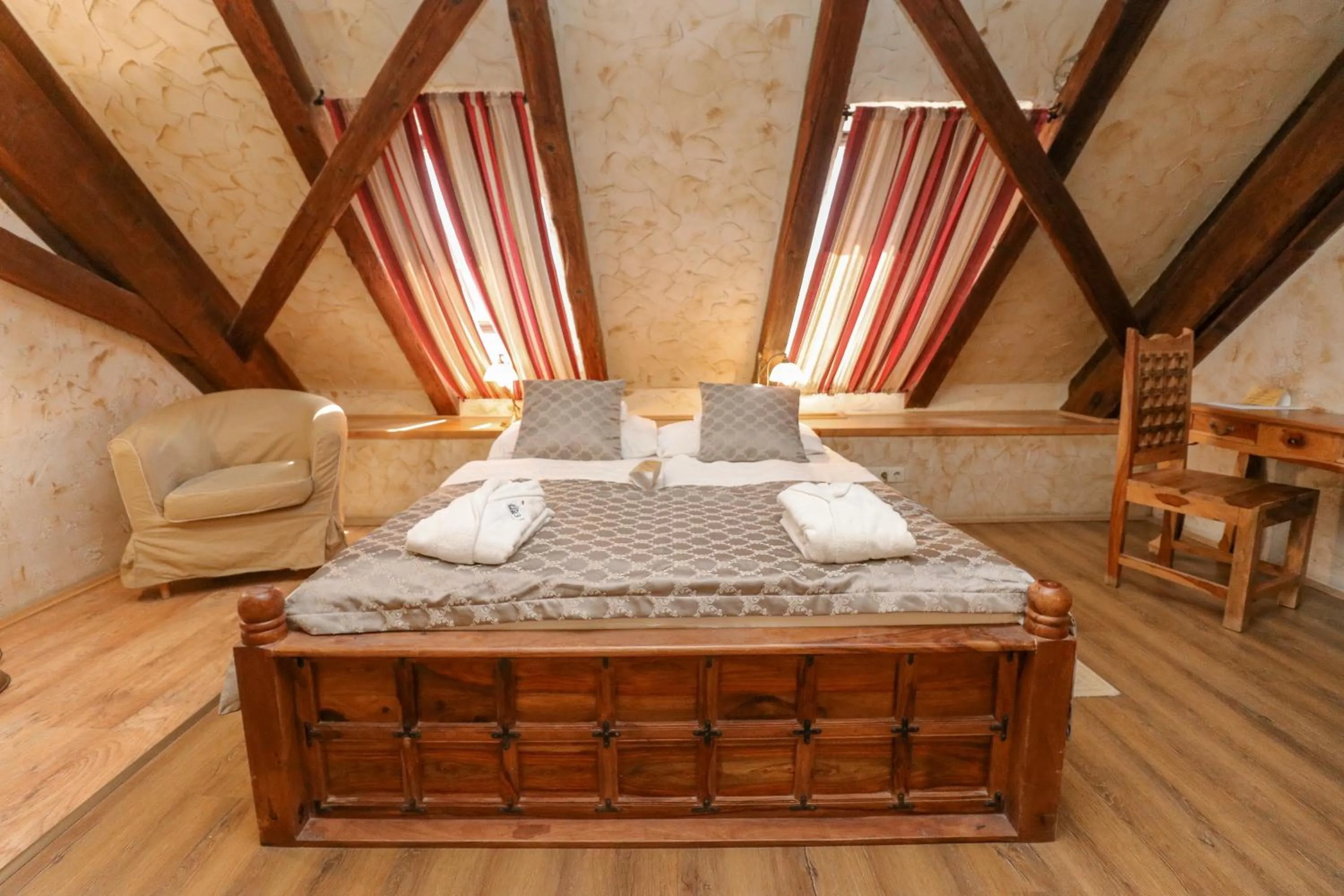 Bedroom, Bed in Puchner Kastélyszálló