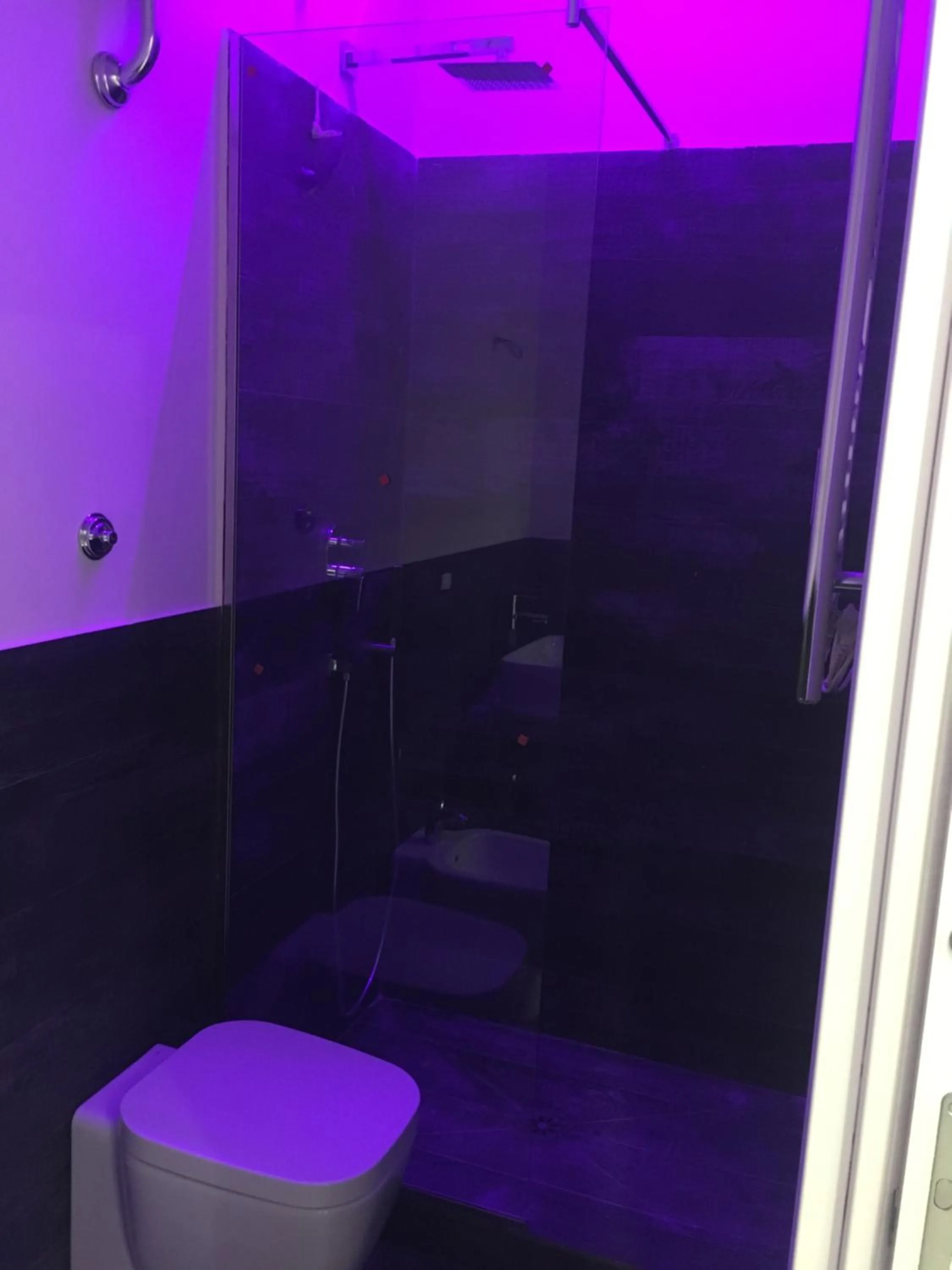 Shower in Morra's Home