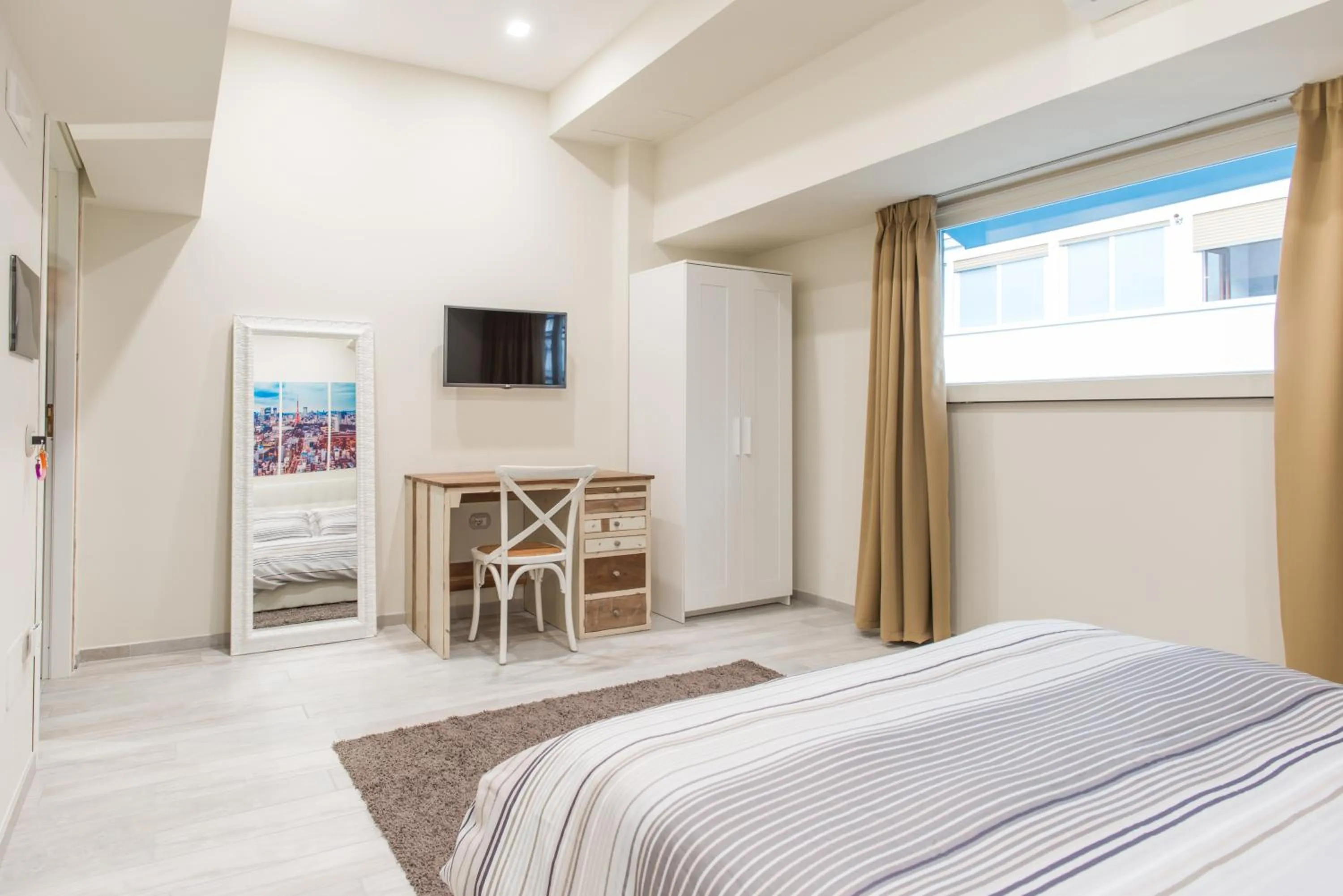 Photo of the whole room, Bed in Morra's Home