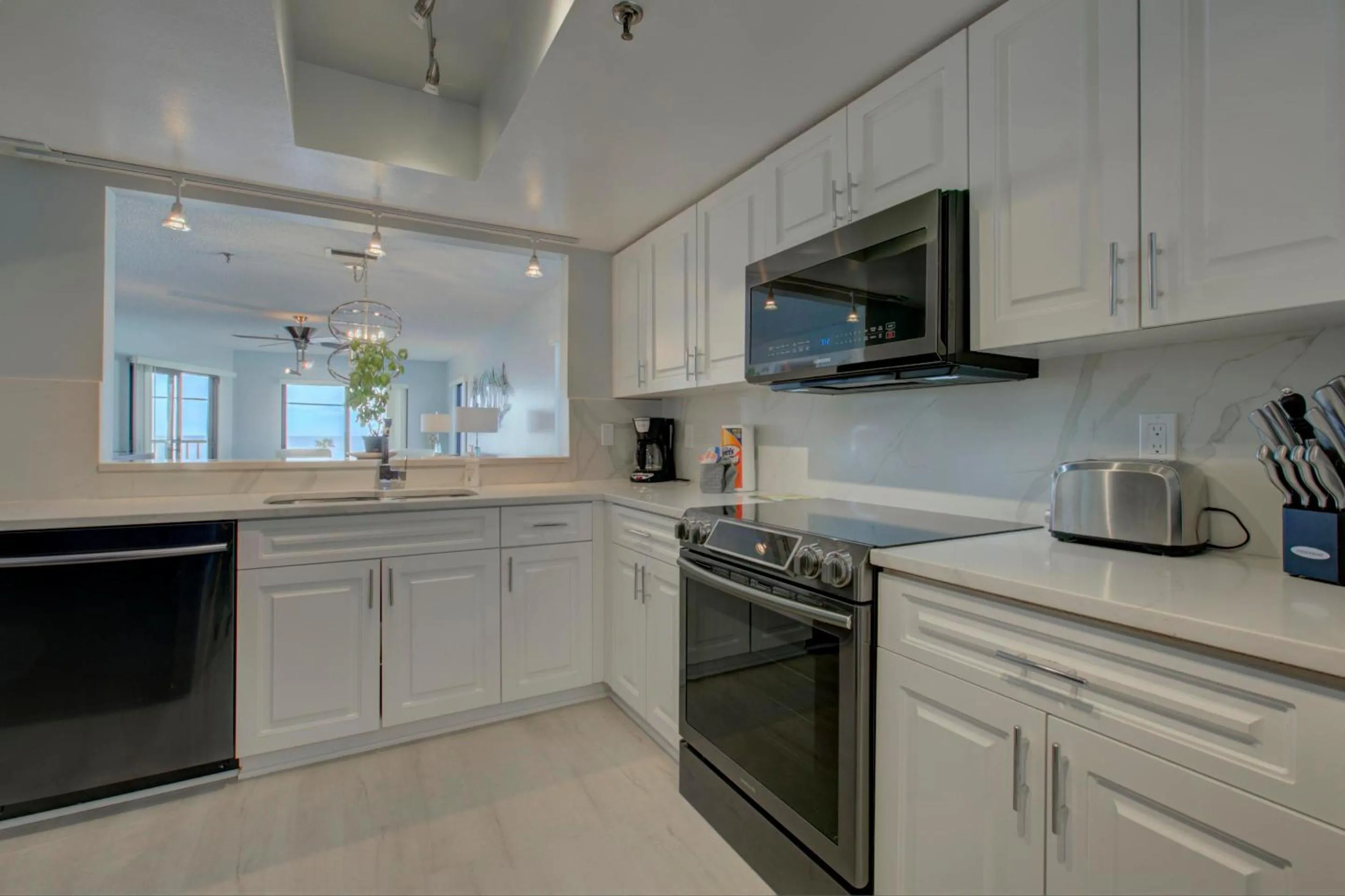 Property building in Anna Maria Island Beach Sands
