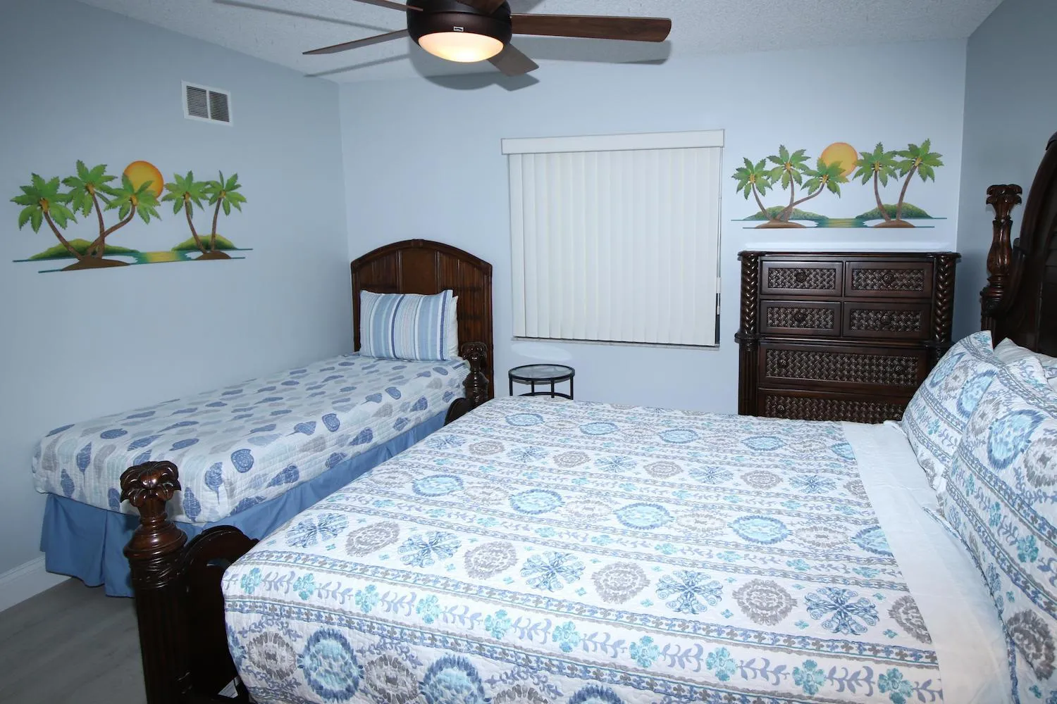 Property building, Bed in Anna Maria Island Beach Sands