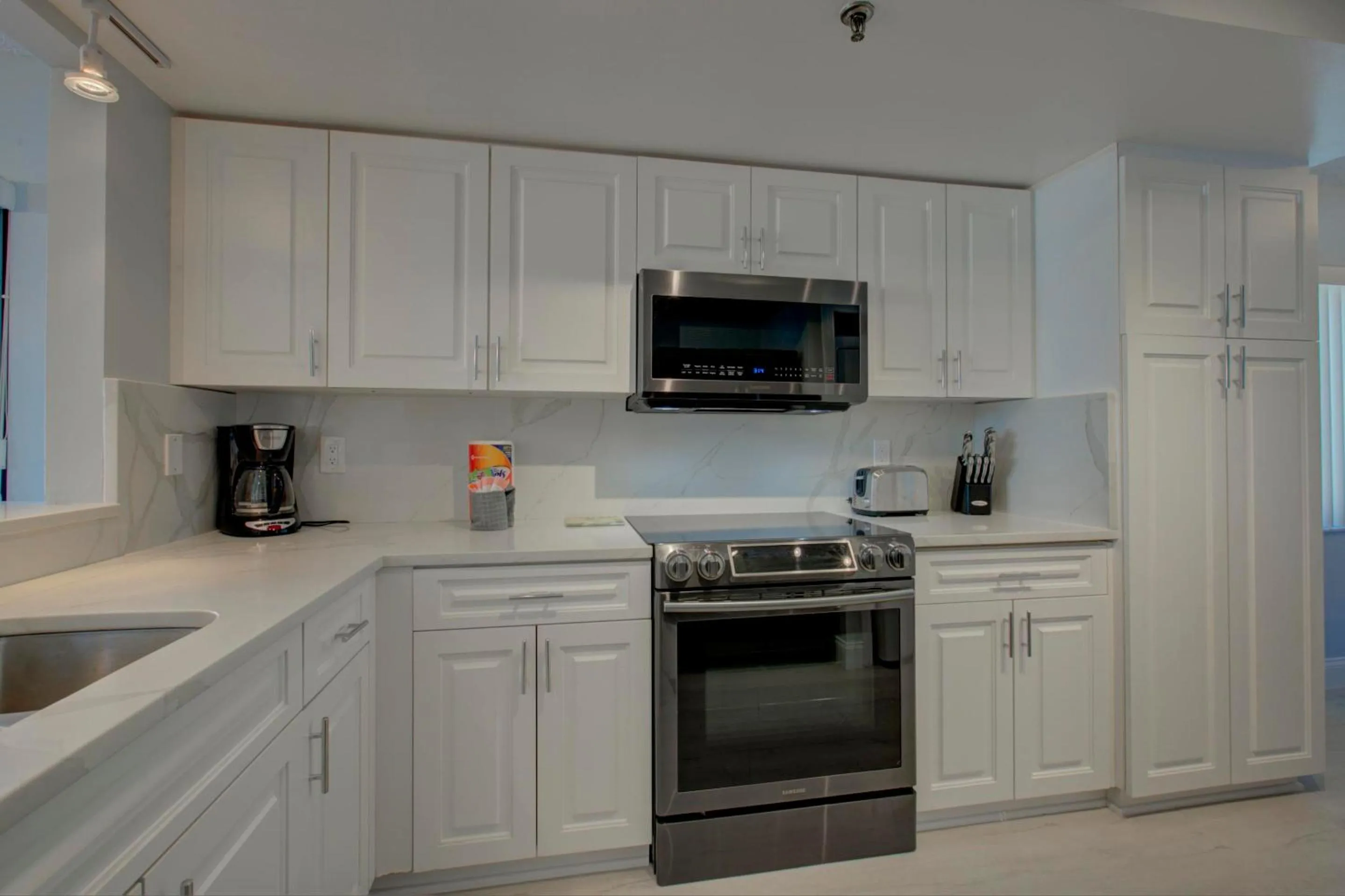 Property building in Anna Maria Island Beach Sands