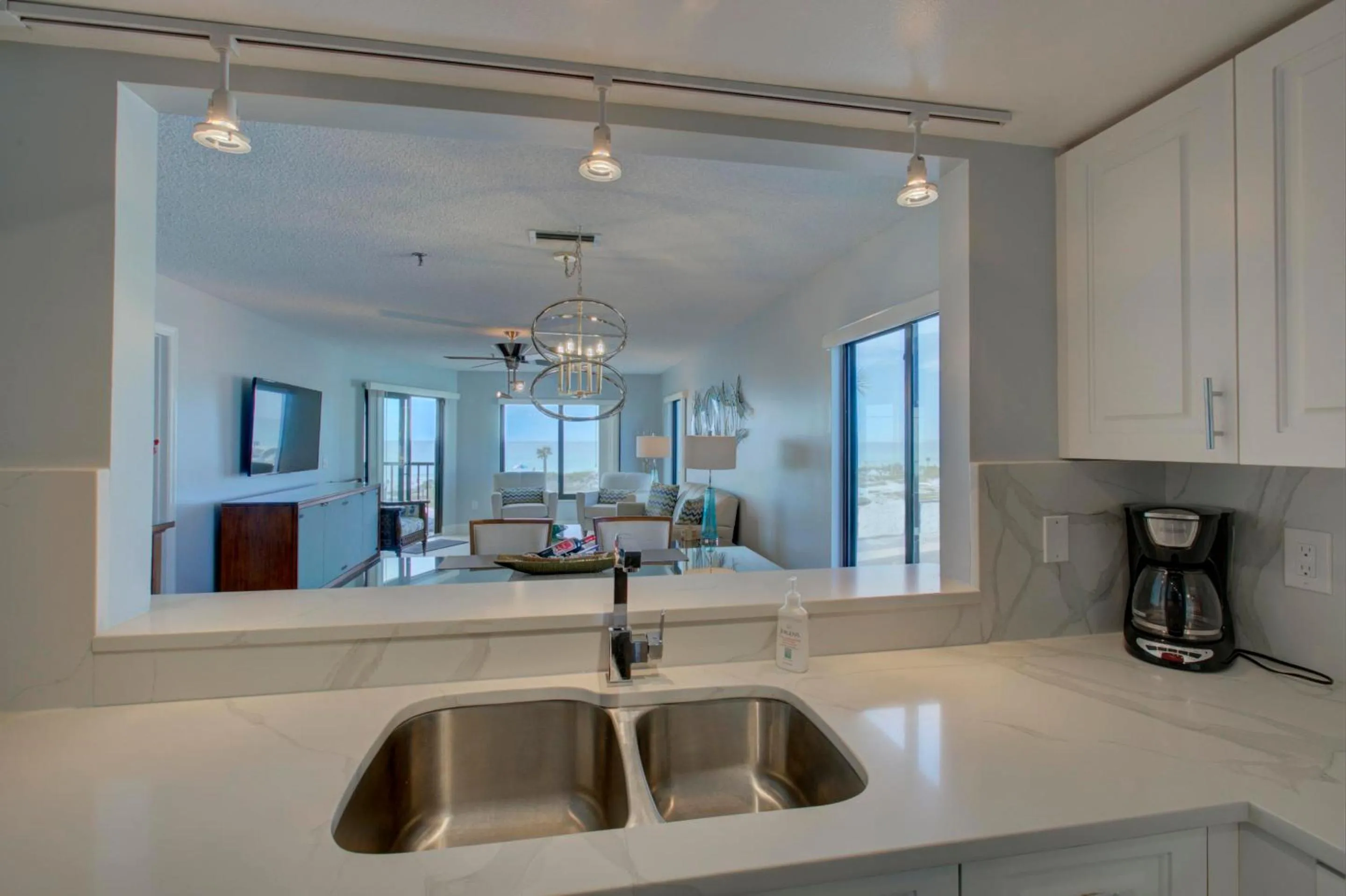 Property building in Anna Maria Island Beach Sands