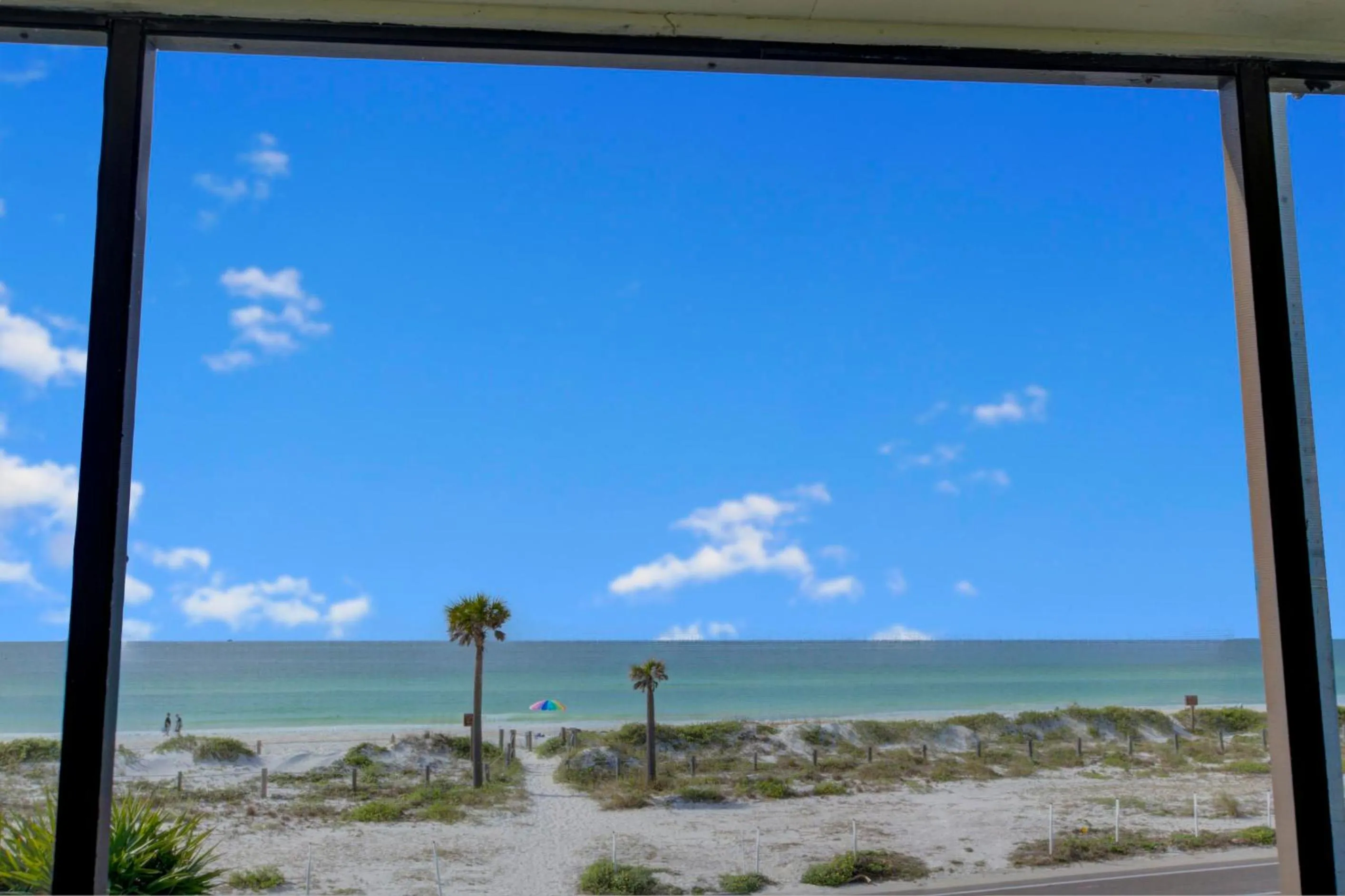 Property building in Anna Maria Island Beach Sands