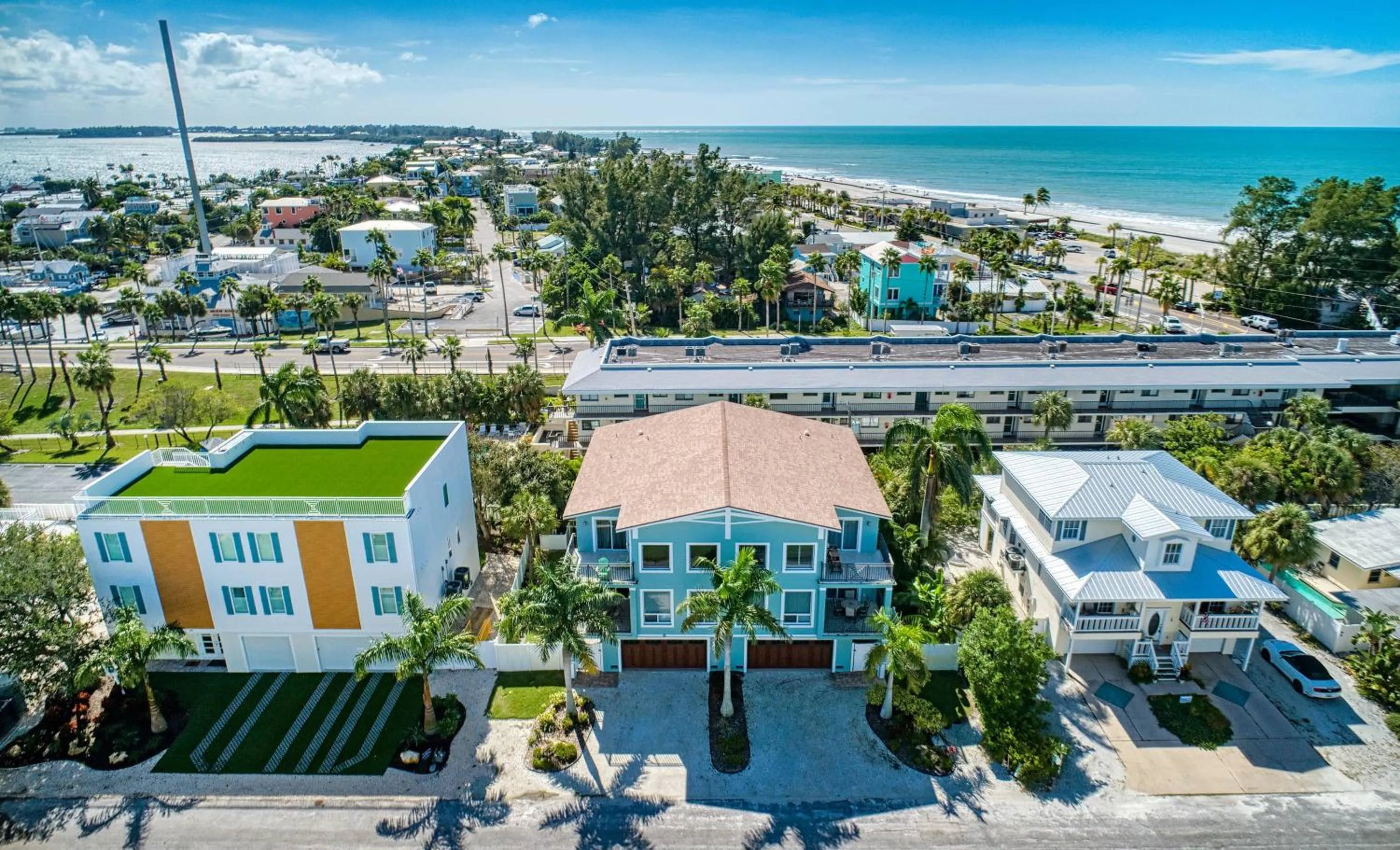 Property building in Anna Maria Island Beach Palace