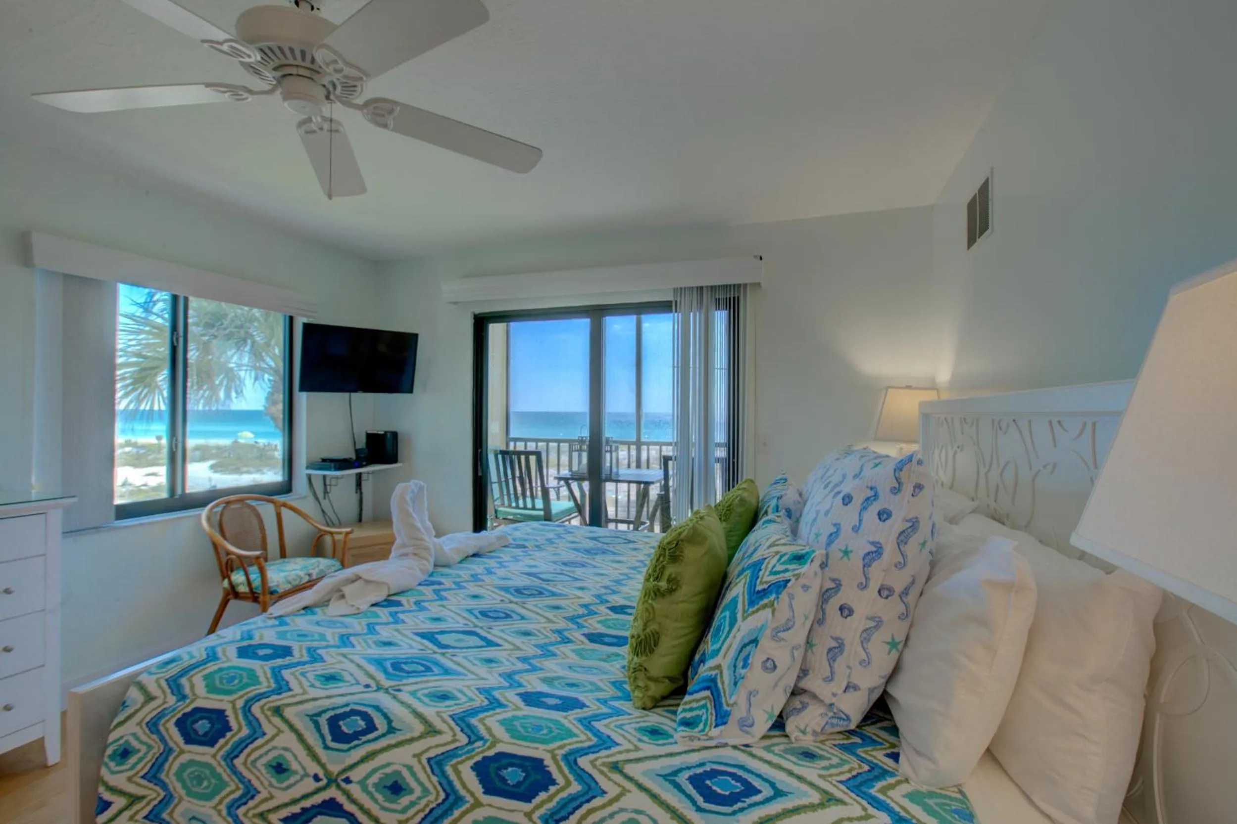 Property building, Bed in Anna Maria Island Beach Sands 101
