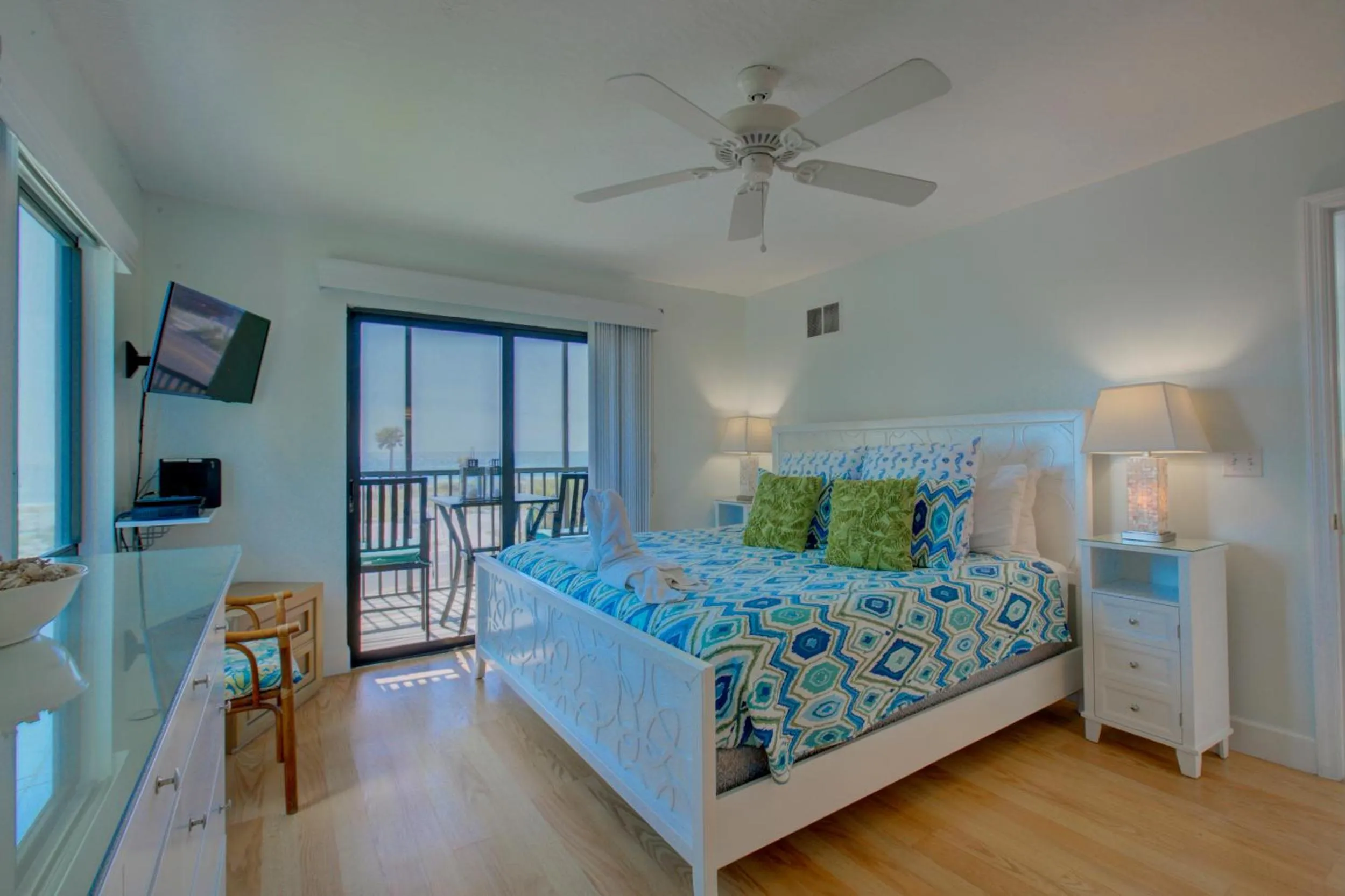 Property building, Bed in Anna Maria Island Beach Sands 101