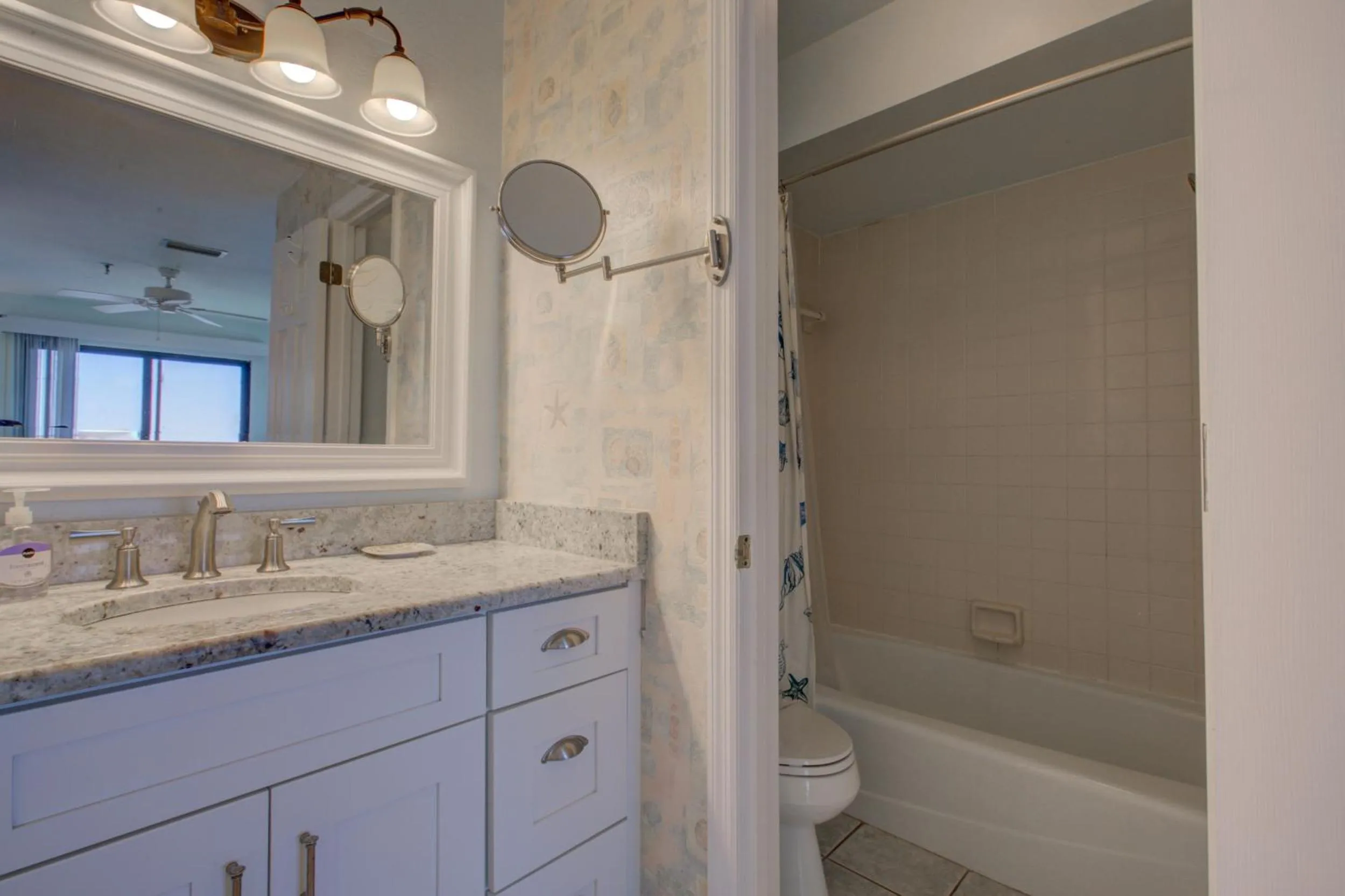 Property building in Anna Maria Island Beach Sands 101