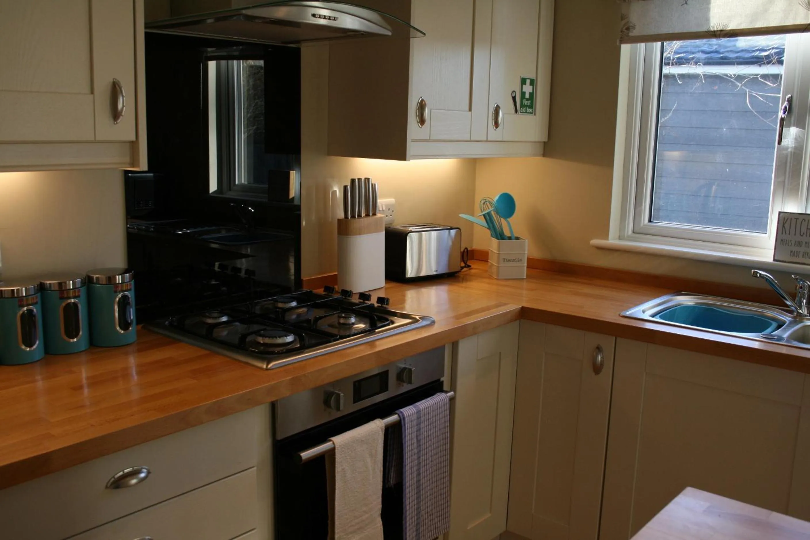 Kitchen or kitchenette in Golden Cross Holiday Park