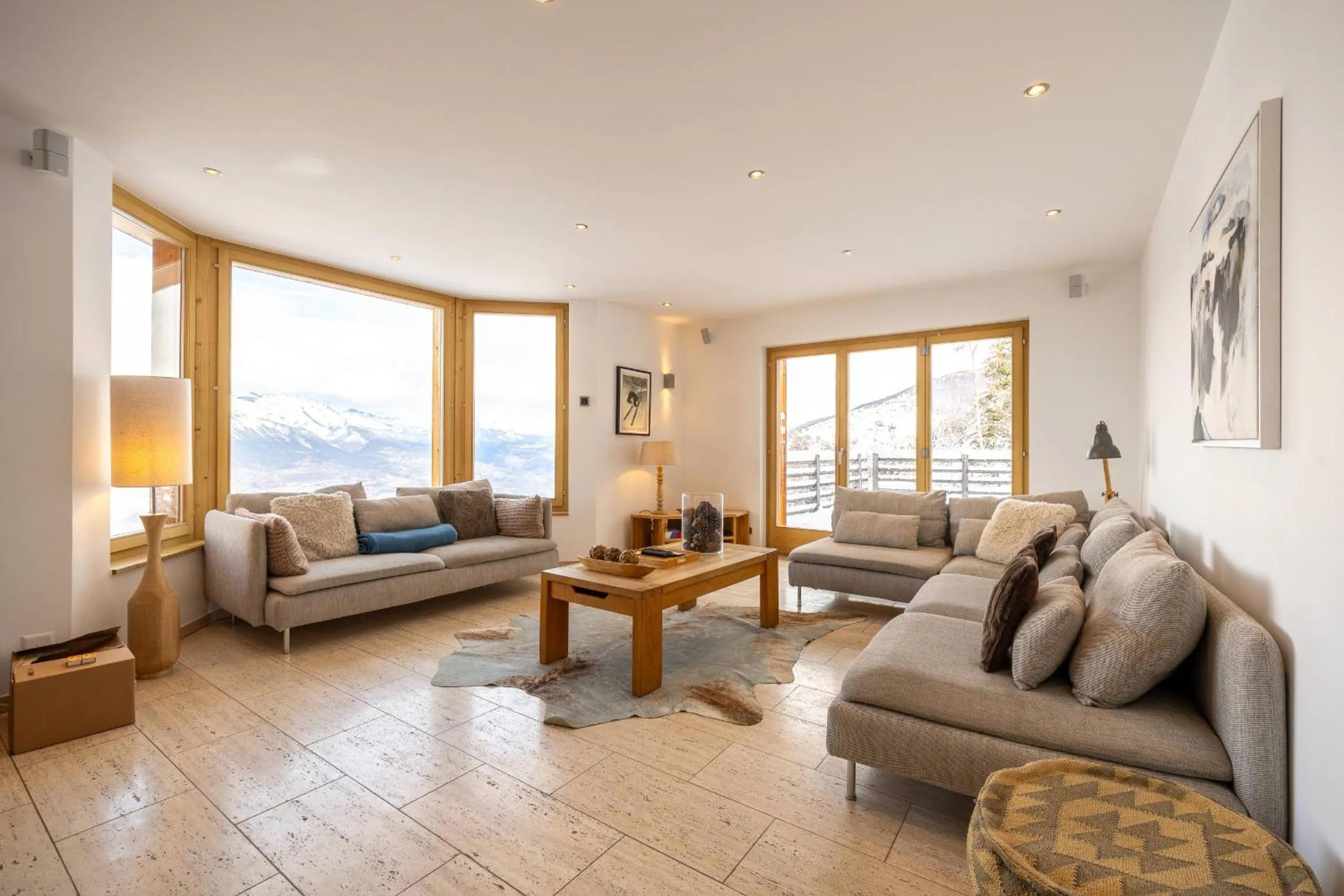 Communal lounge/ TV room in Chalet Enchanteur