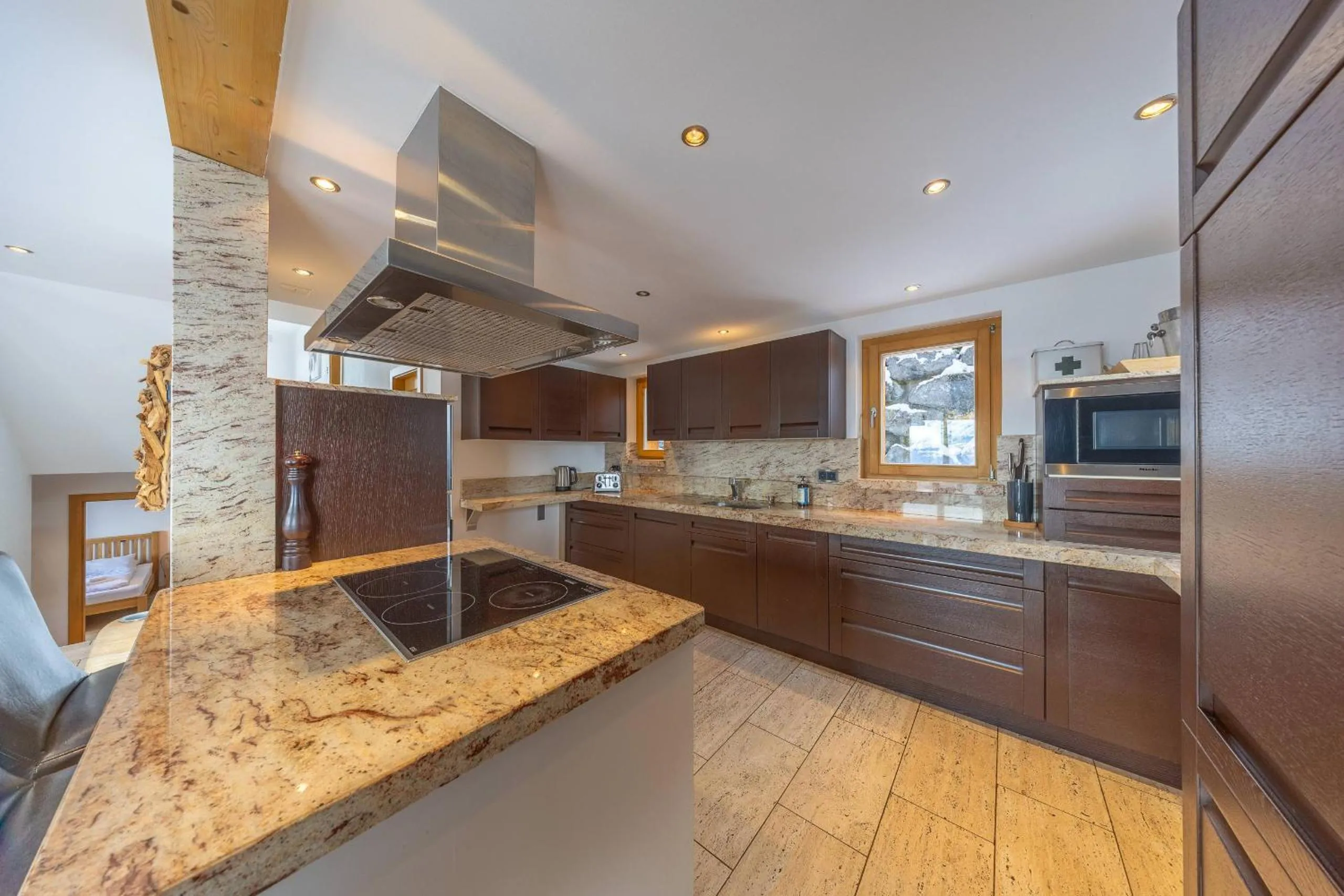 Kitchen or kitchenette in Chalet Enchanteur