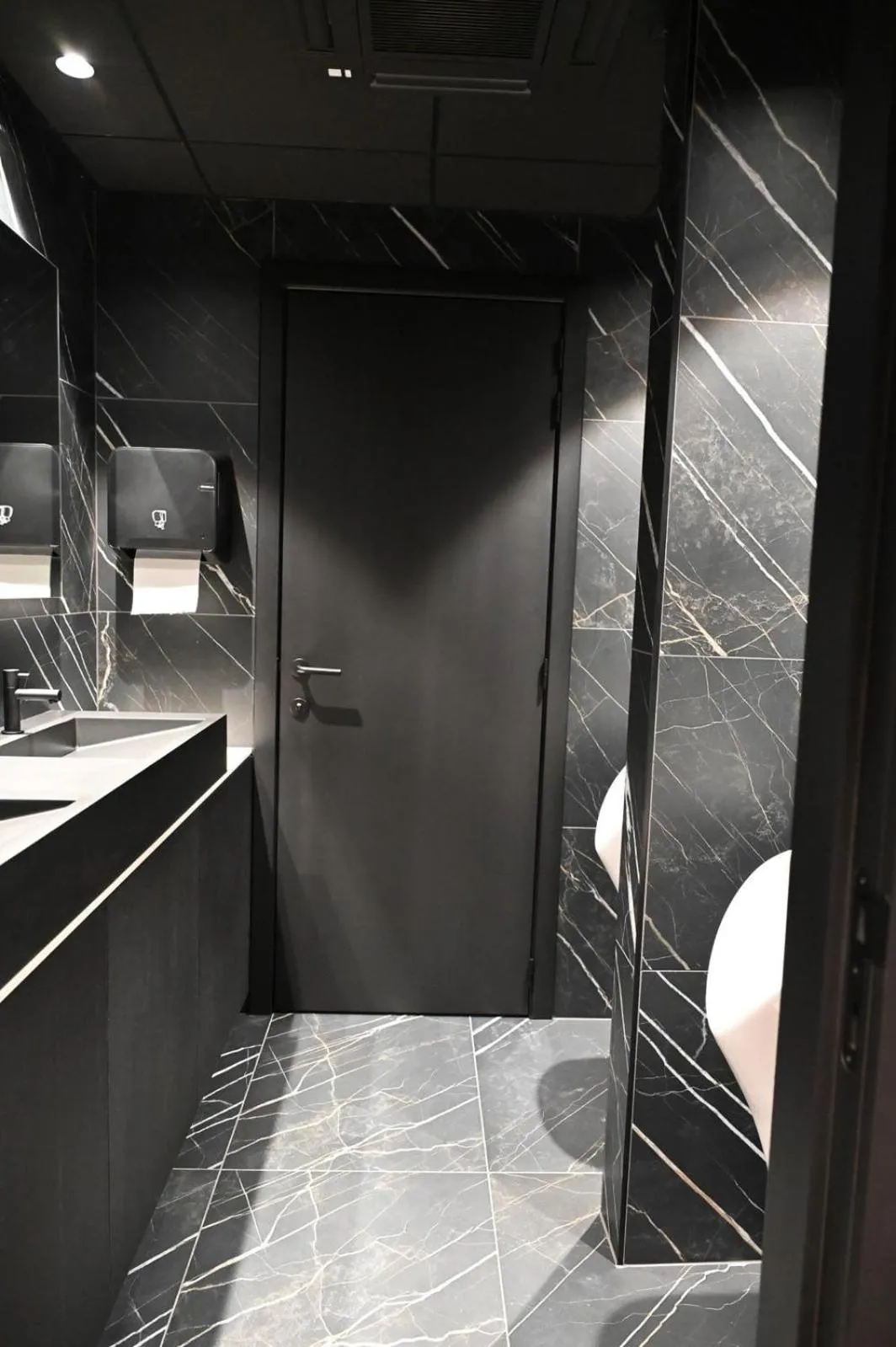 Toilet in Bremberg Hotel