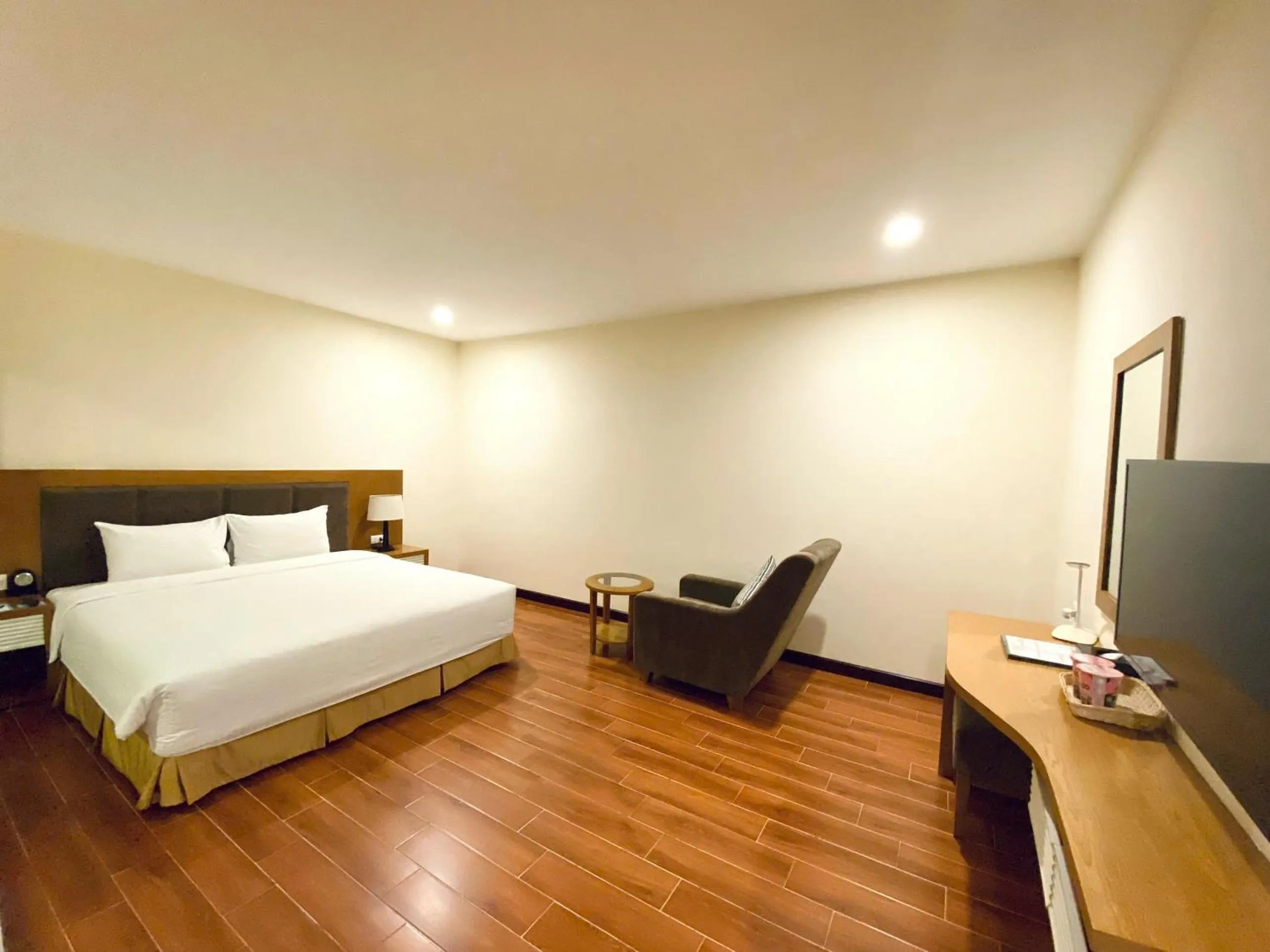 Bedroom, Bed in Muong Thanh Holiday Con Cuong