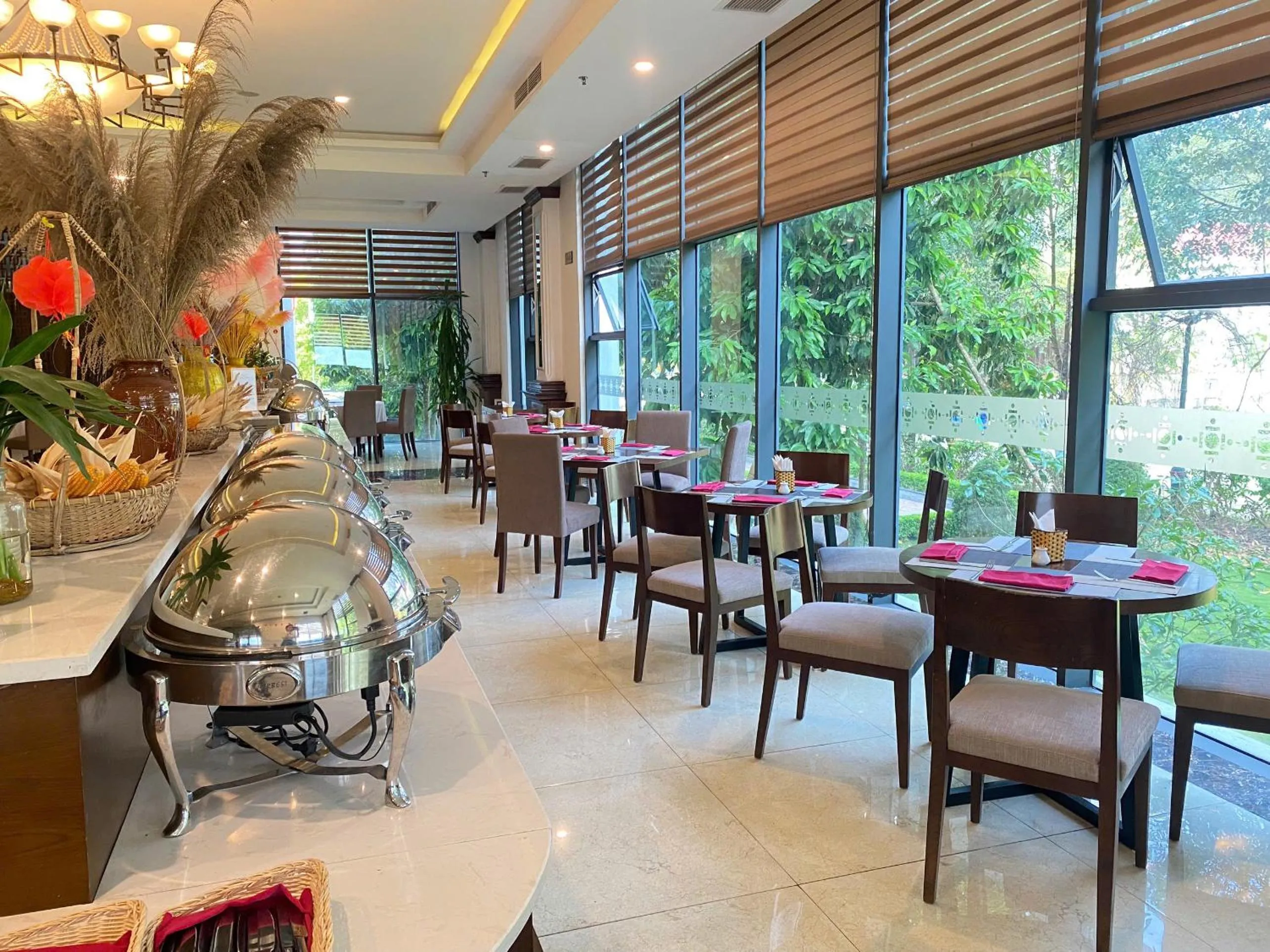 Breakfast in Muong Thanh Holiday Con Cuong