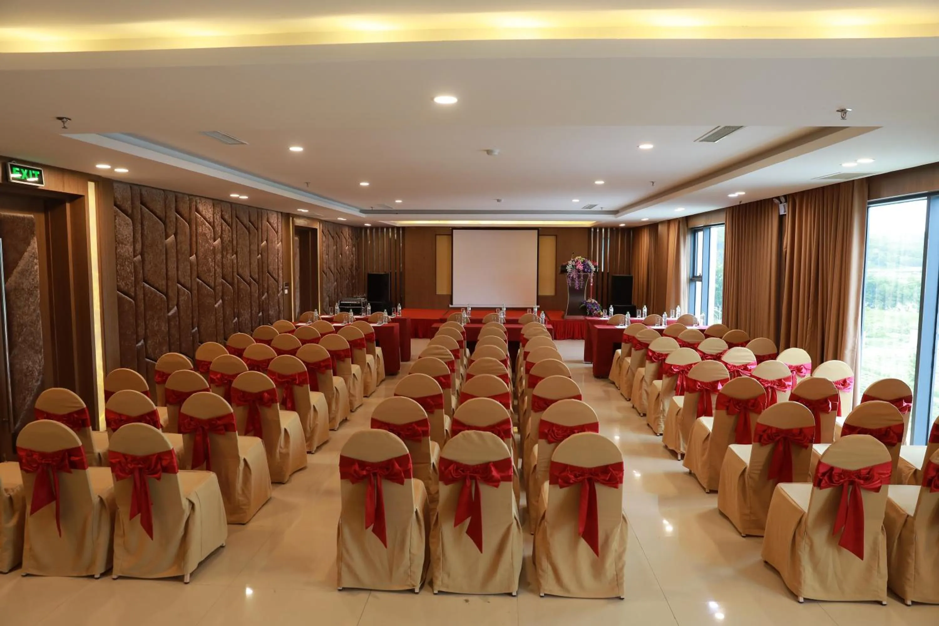 Banquet/Function facilities in Muong Thanh Holiday Con Cuong