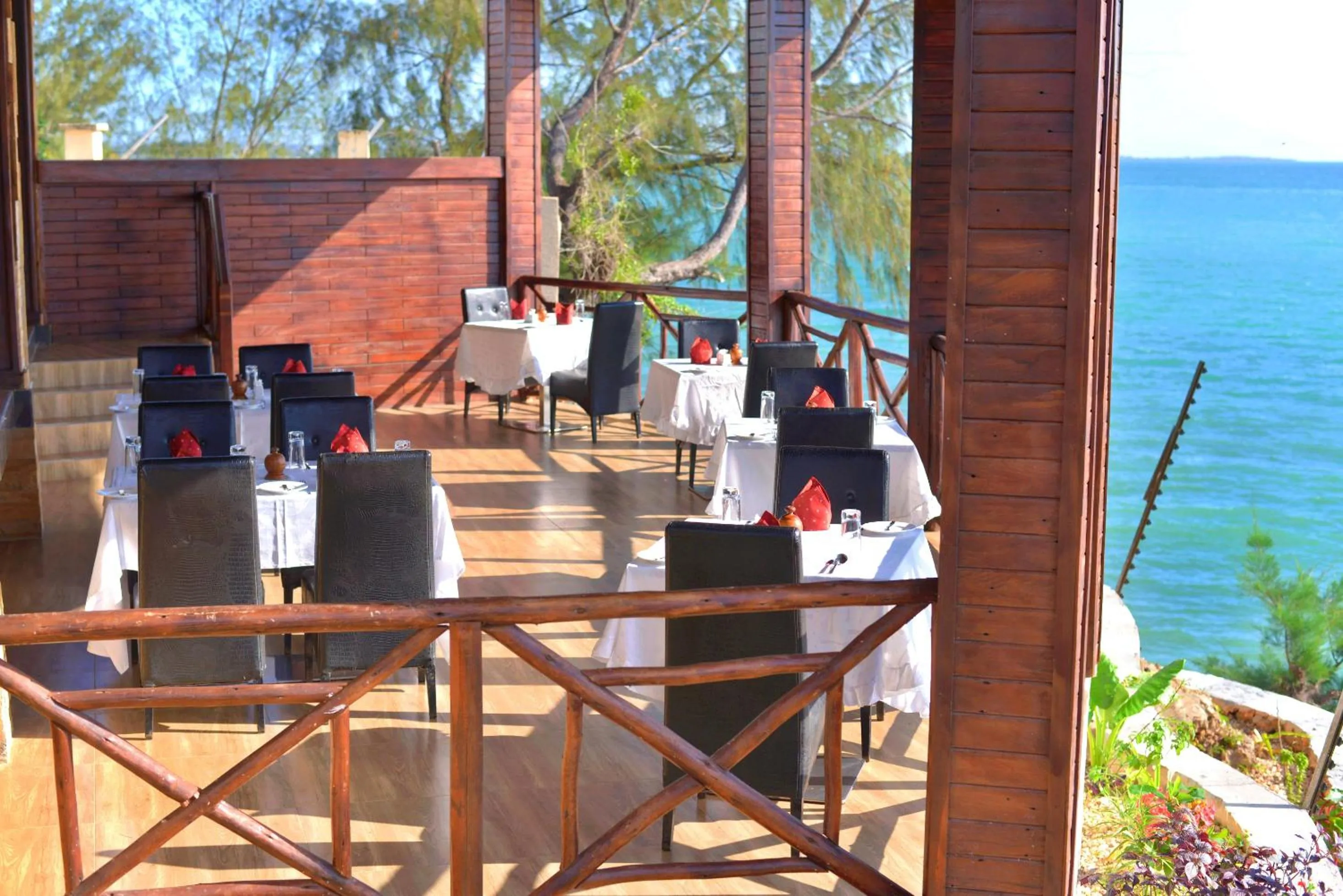 Restaurant/places to eat in Royal Cliff Zanzibar