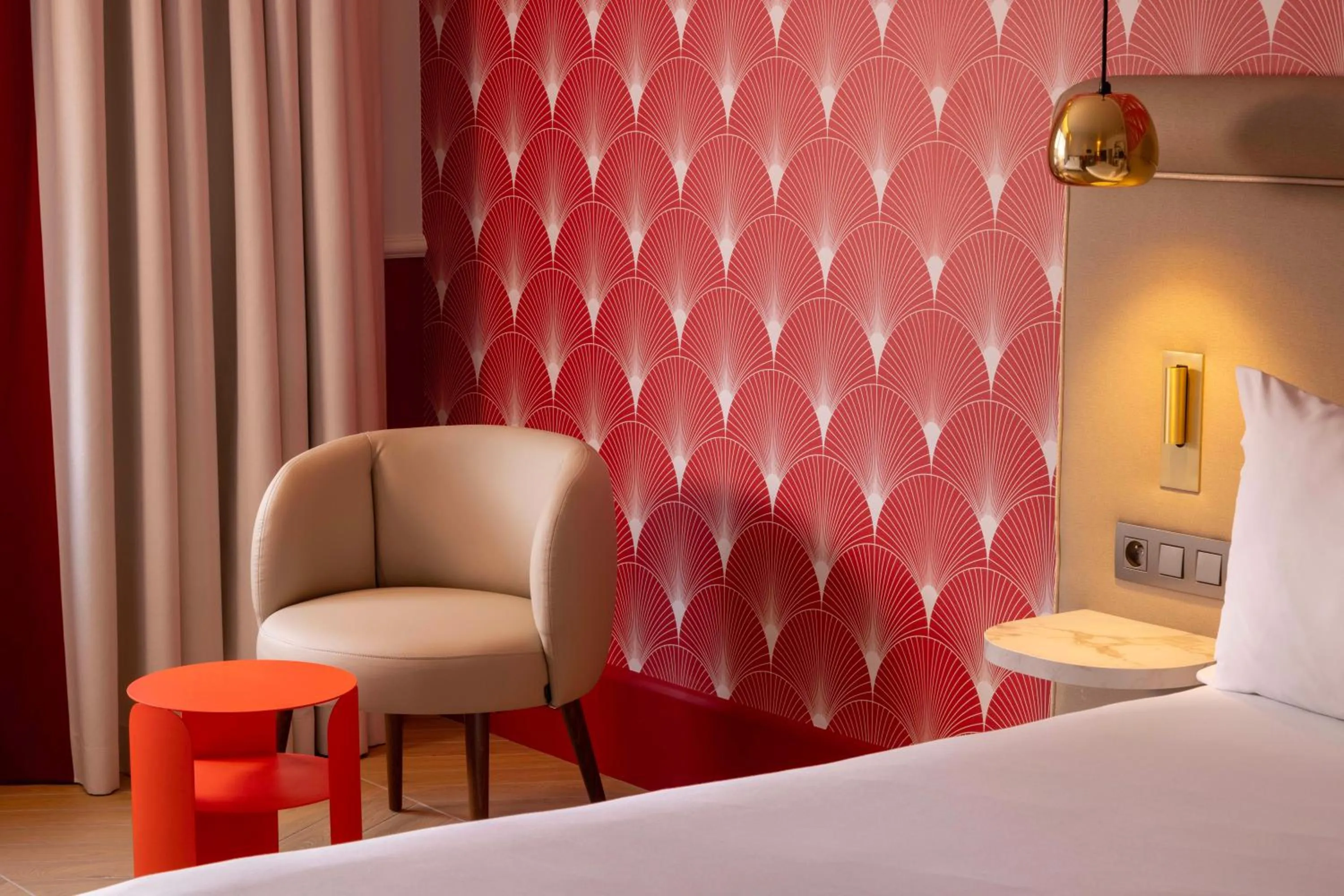 Living room, Bed in Hotel The Augustin